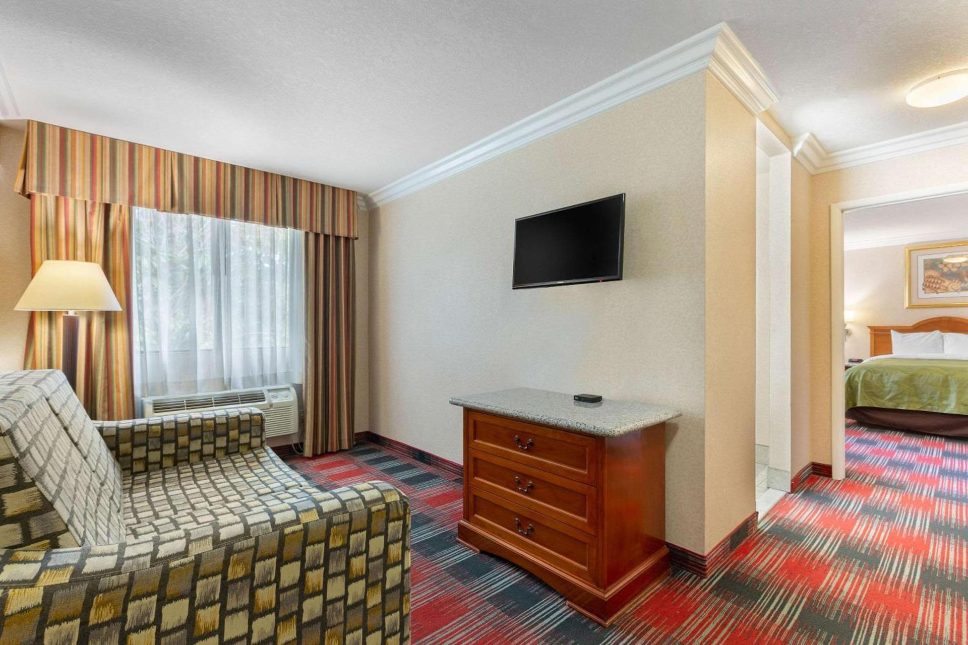 Quality Inn & Suites Oceanside Near Camp Pendleton photo 6