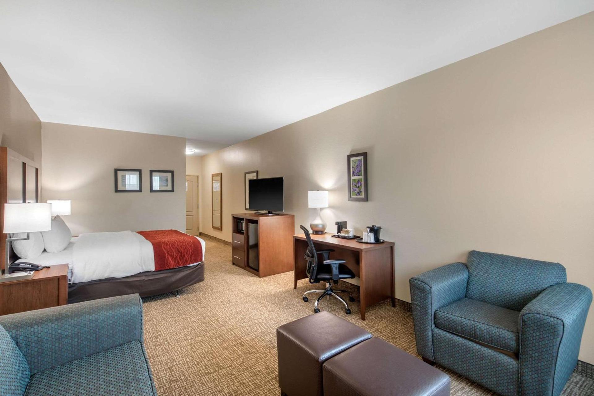 Comfort Inn & Suites Cedar Hill Duncanville photo 21