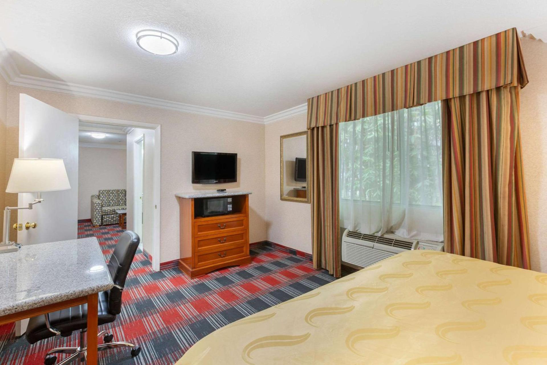 Quality Inn & Suites Oceanside Near Camp Pendleton photo 4