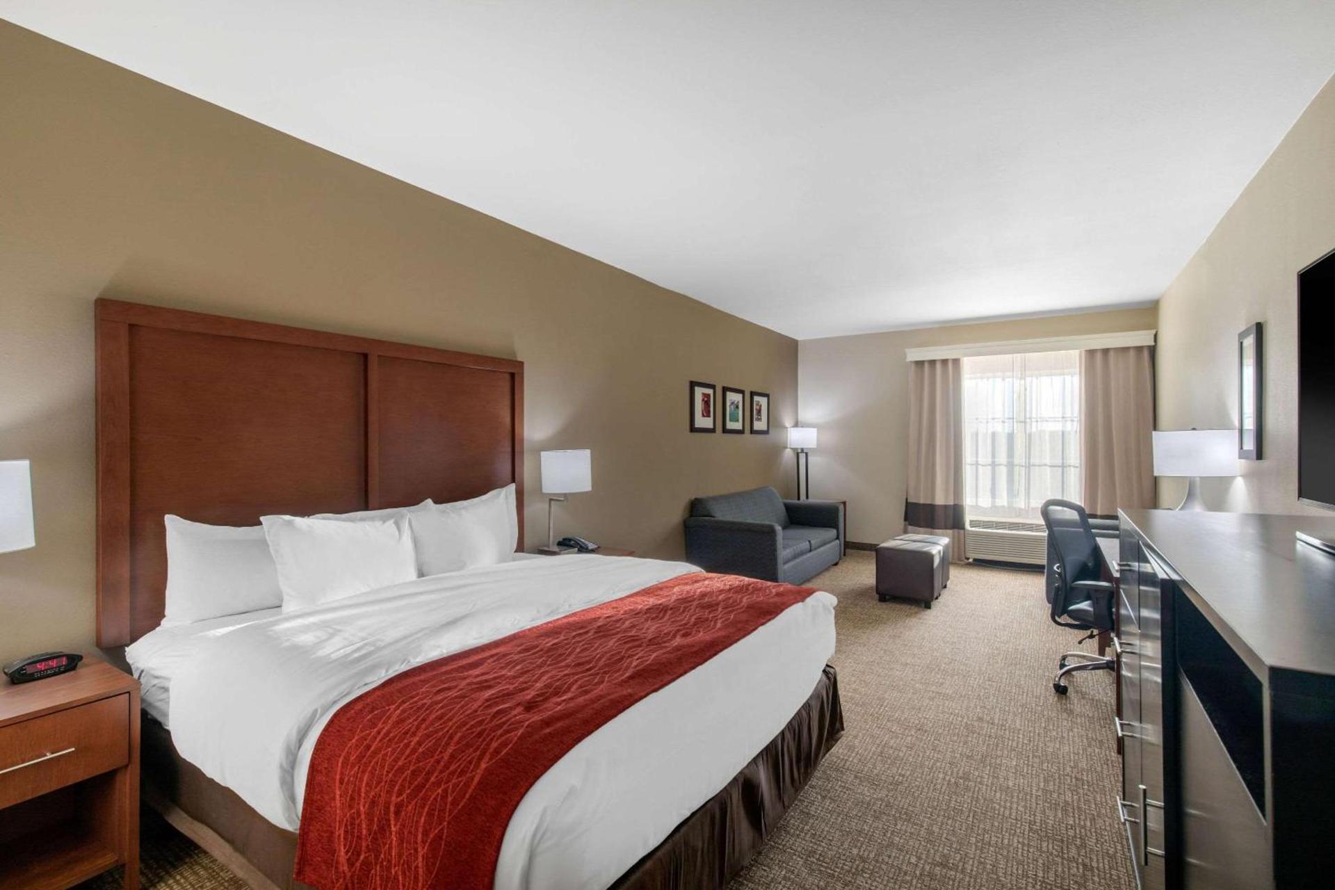 Comfort Inn & Suites Cedar Hill Duncanville photo 22