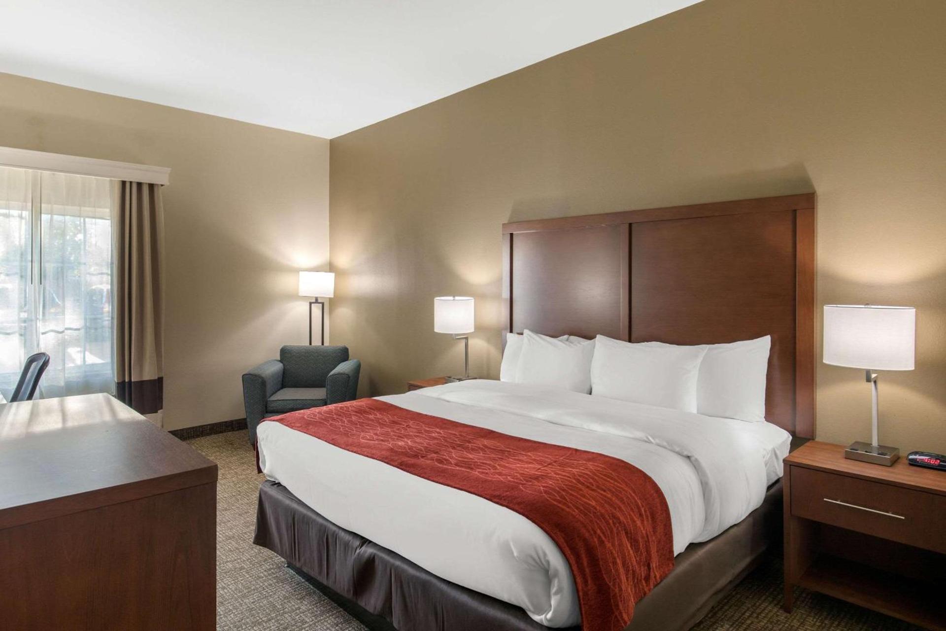 Comfort Inn & Suites Cedar Hill Duncanville photo 6