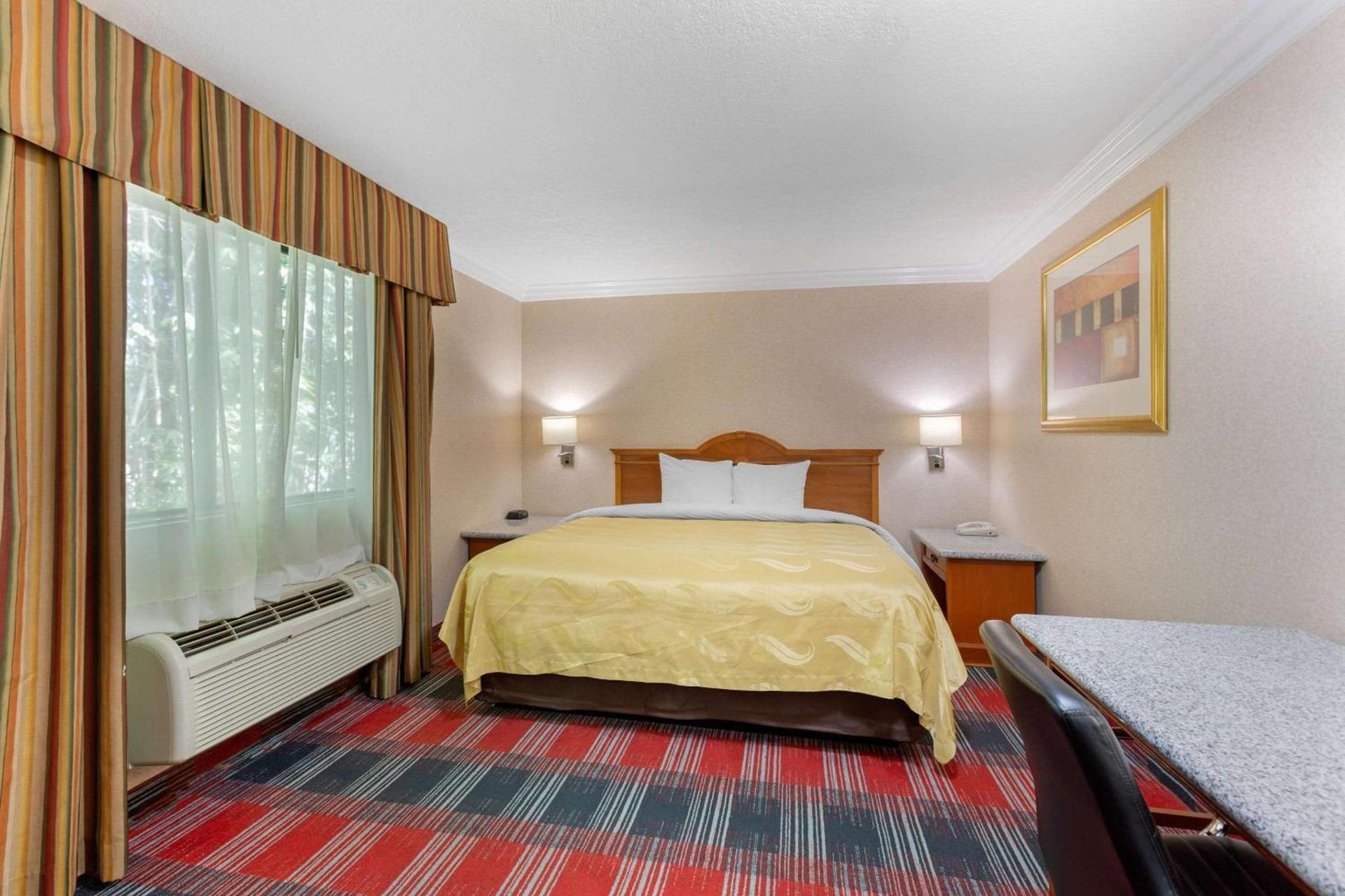 Quality Inn & Suites Oceanside Near Camp Pendleton photo 35