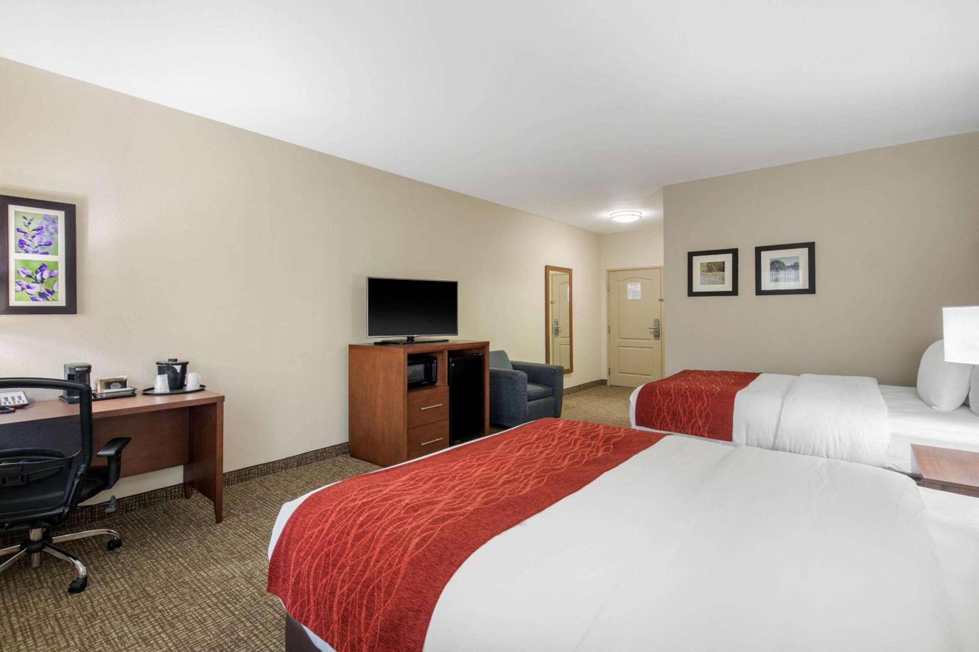 Comfort Inn & Suites Cedar Hill Duncanville photo 11