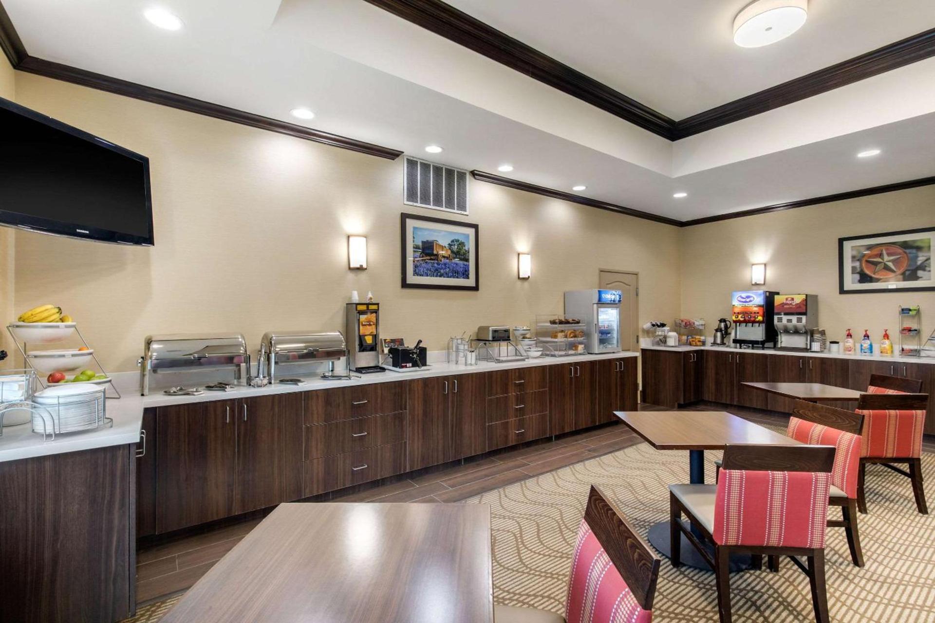 Comfort Inn & Suites Cedar Hill Duncanville photo 33