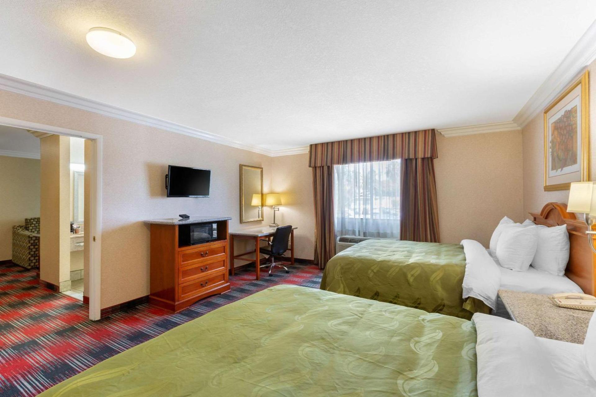 Quality Inn & Suites Oceanside Near Camp Pendleton photo 47