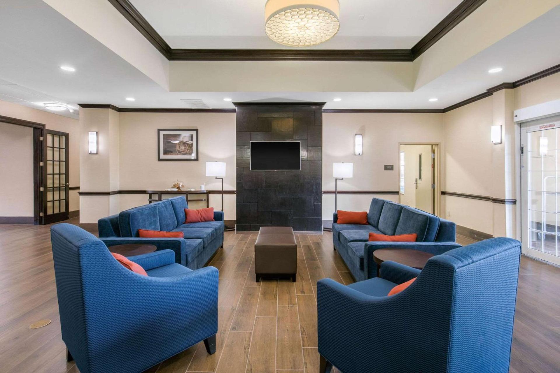 Comfort Inn & Suites Cedar Hill Duncanville photo 4