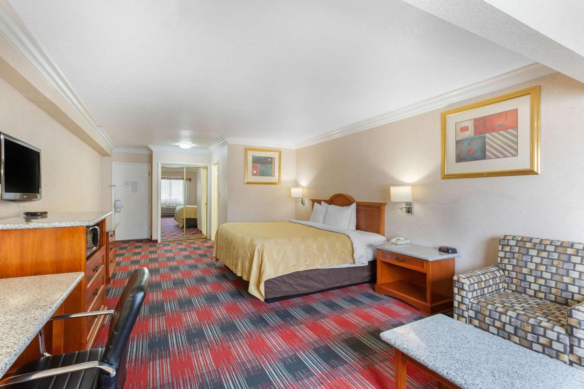 Quality Inn & Suites Oceanside Near Camp Pendleton photo 29