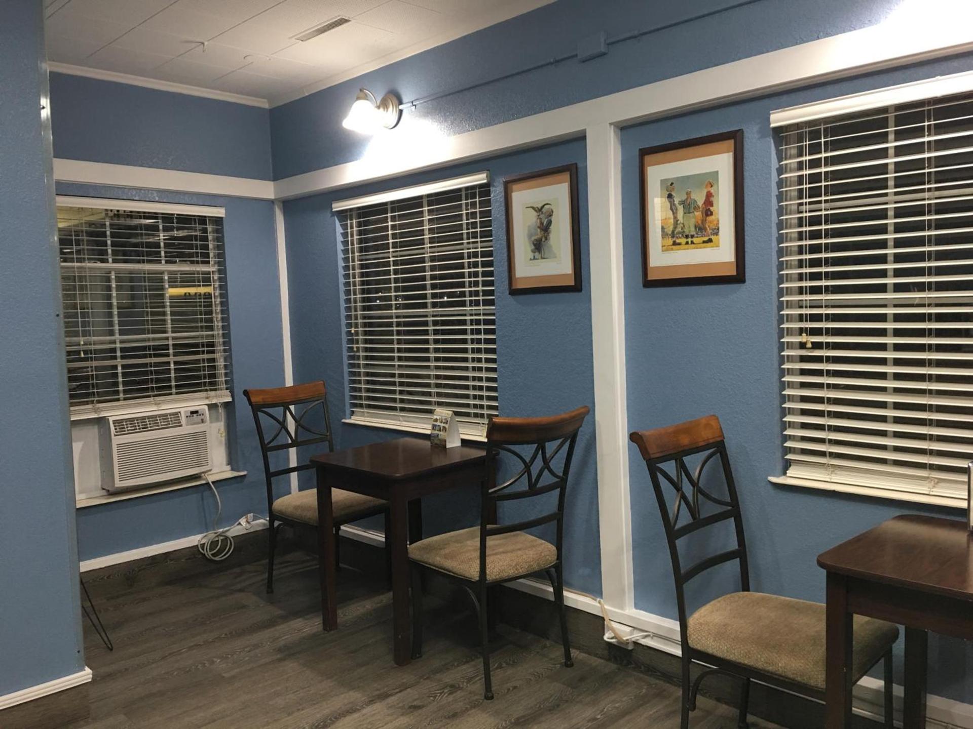 Americas Best Value Inn Ozona photo 13