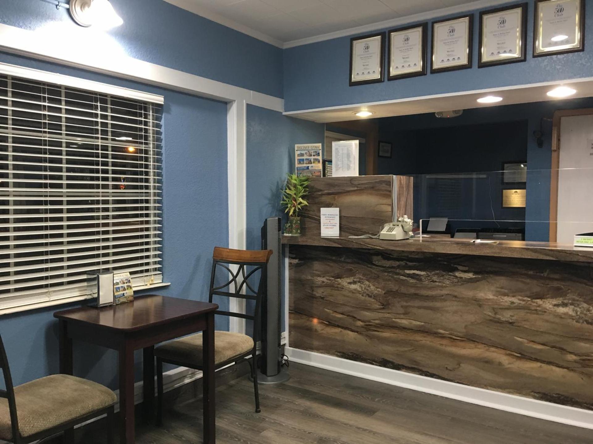 Americas Best Value Inn Ozona photo 14