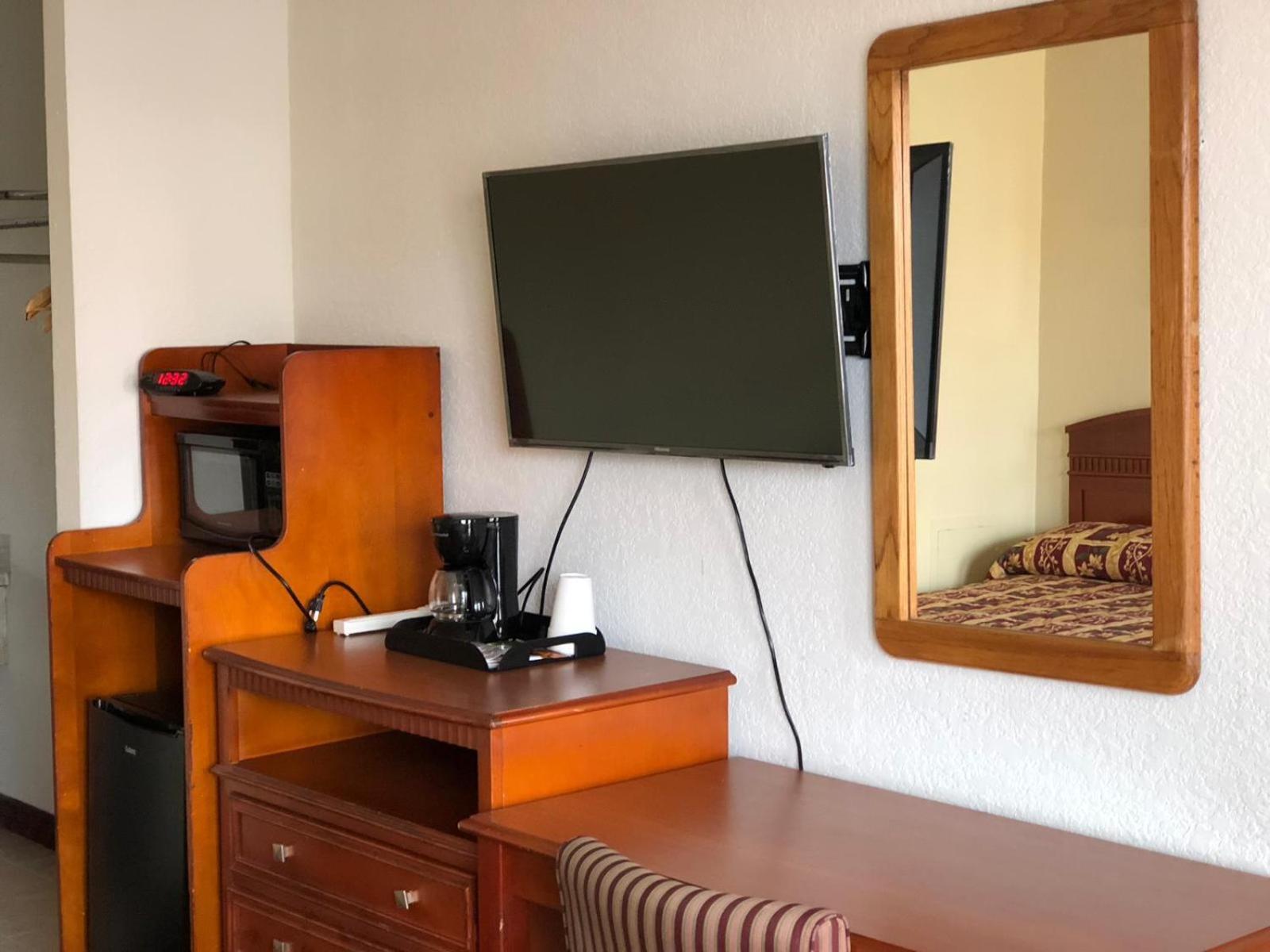 Budget Inn Express photo 13