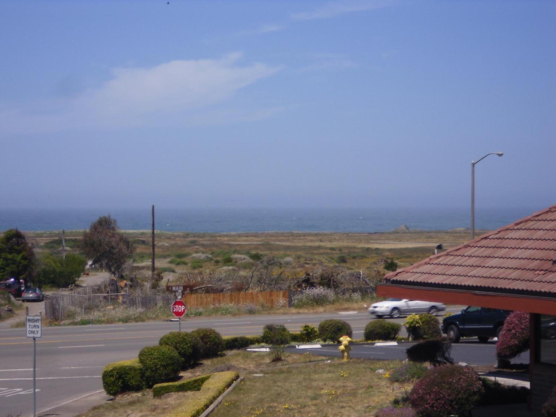 Super 8 by Wyndham Fort Bragg photo 31