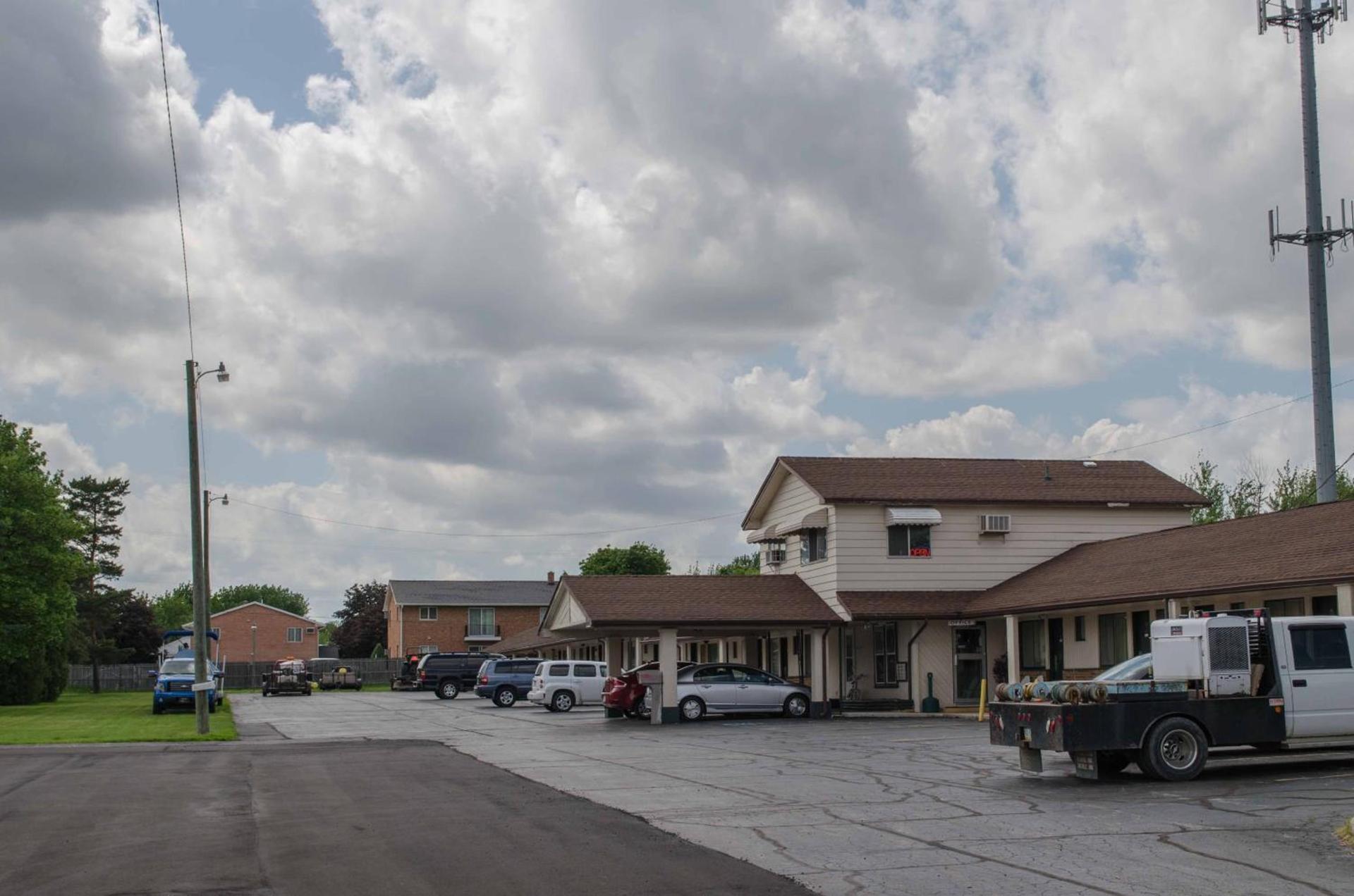 Delta Motel — hotel in Bay City