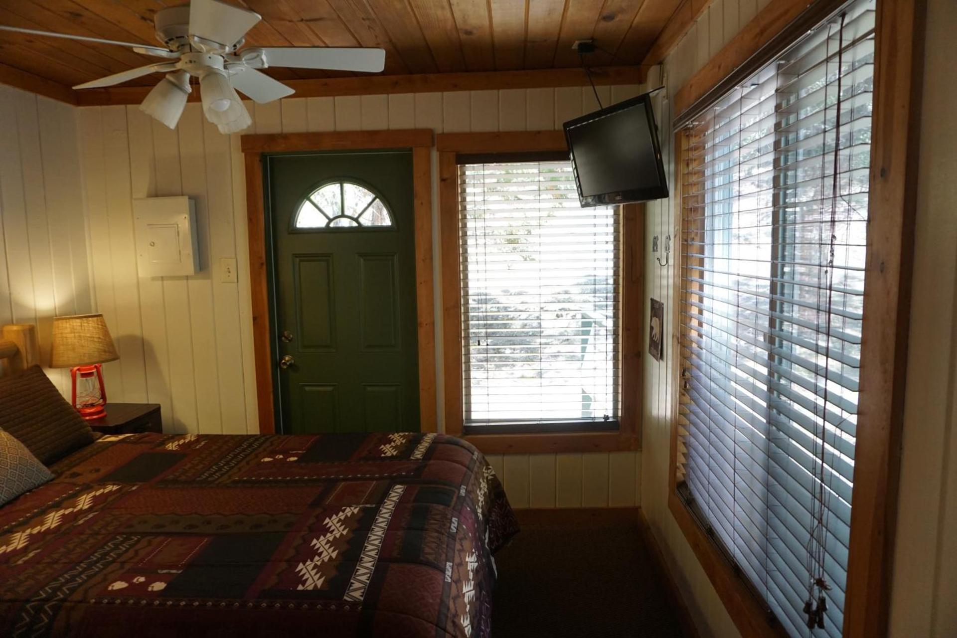 Shaver Lake Village Hotel photo 26