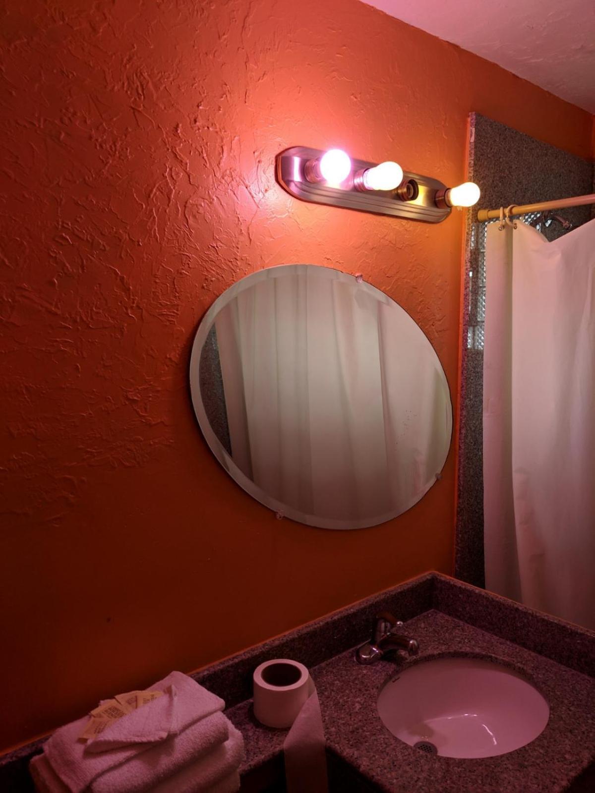 Skylark Motel photo 4