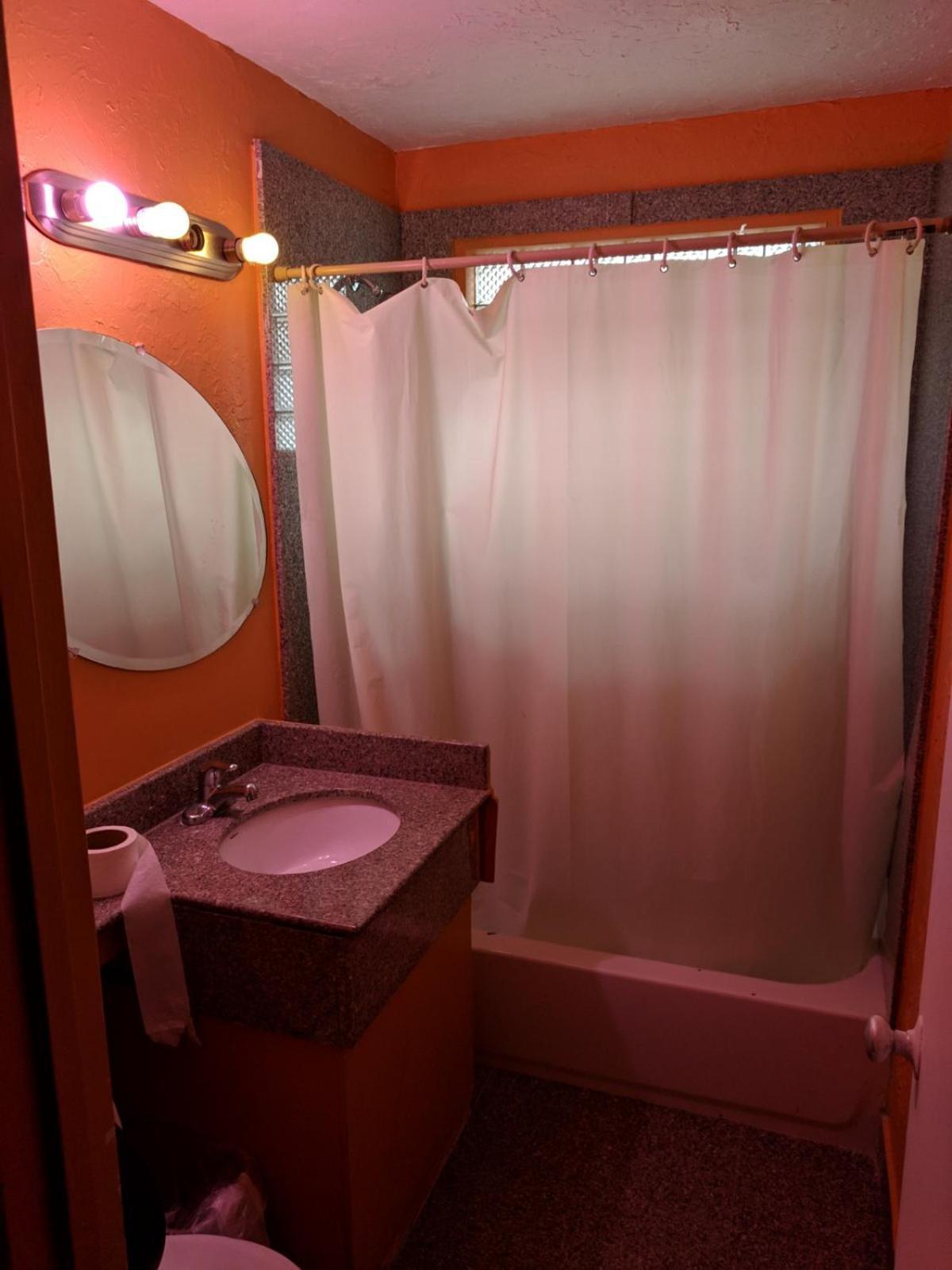 Skylark Motel photo 5