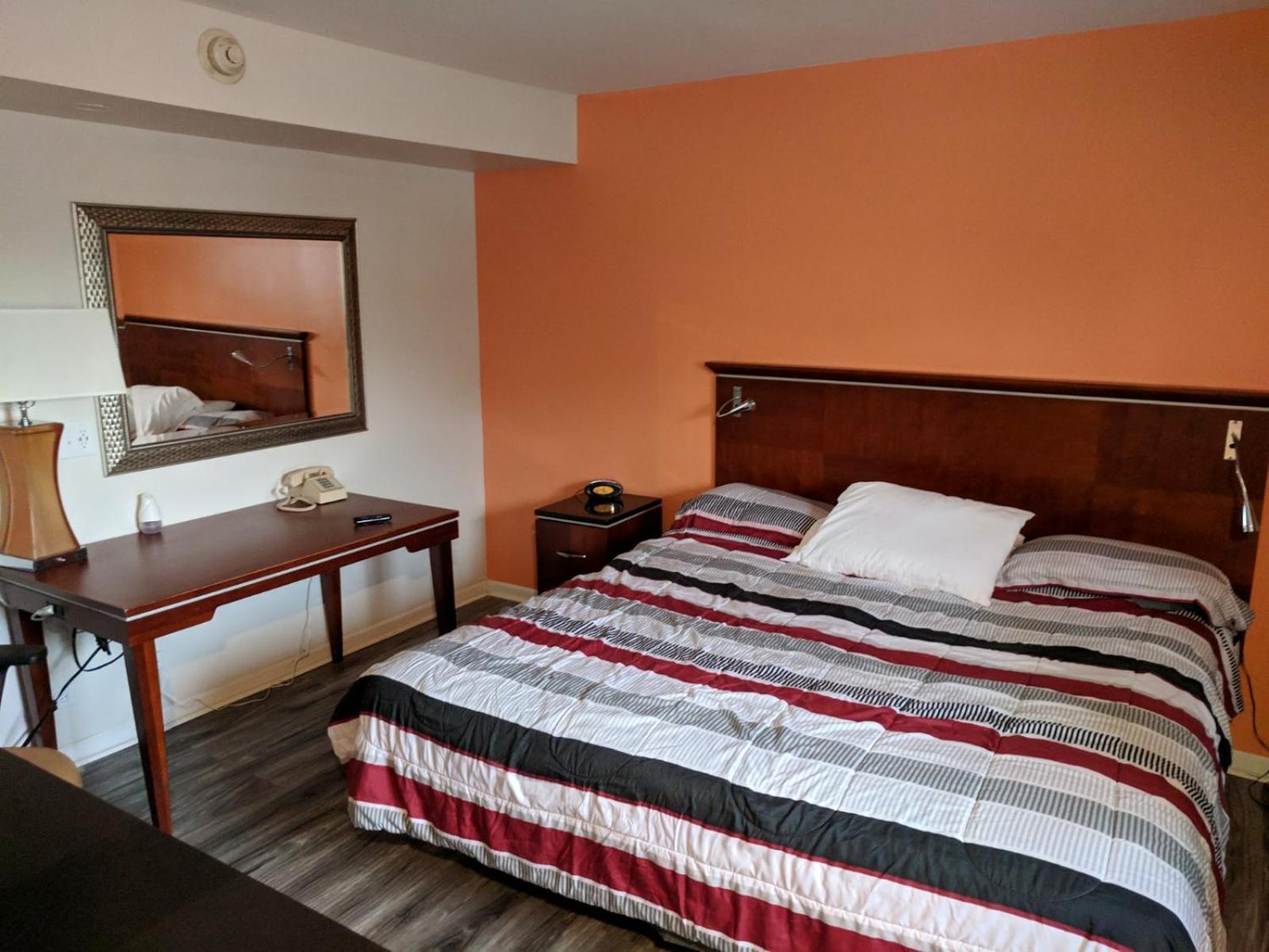 Skylark Motel photo 22