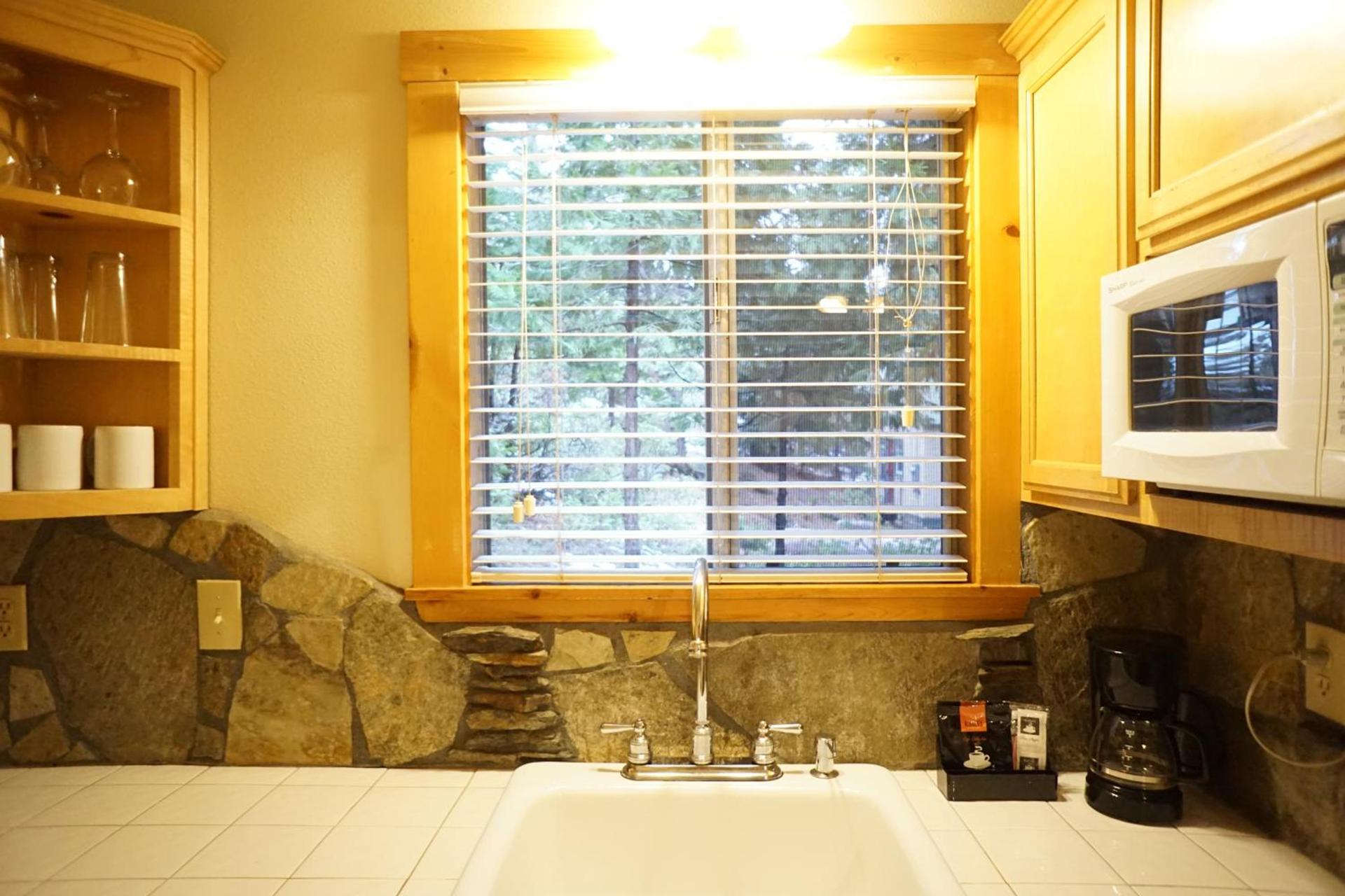 Shaver Lake Village Hotel photo 28