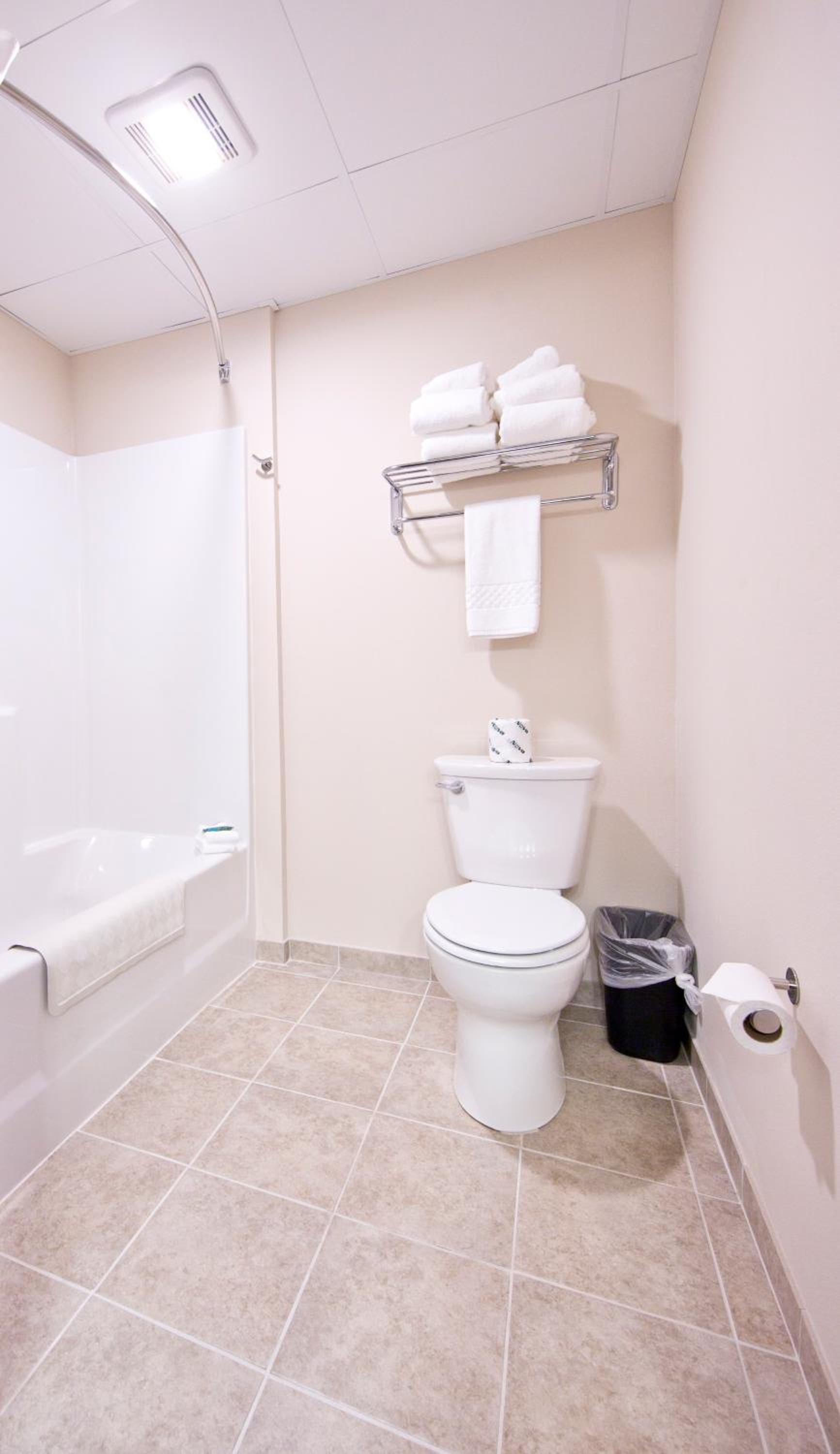 Cobblestone Inn & Suites - Boone photo 9