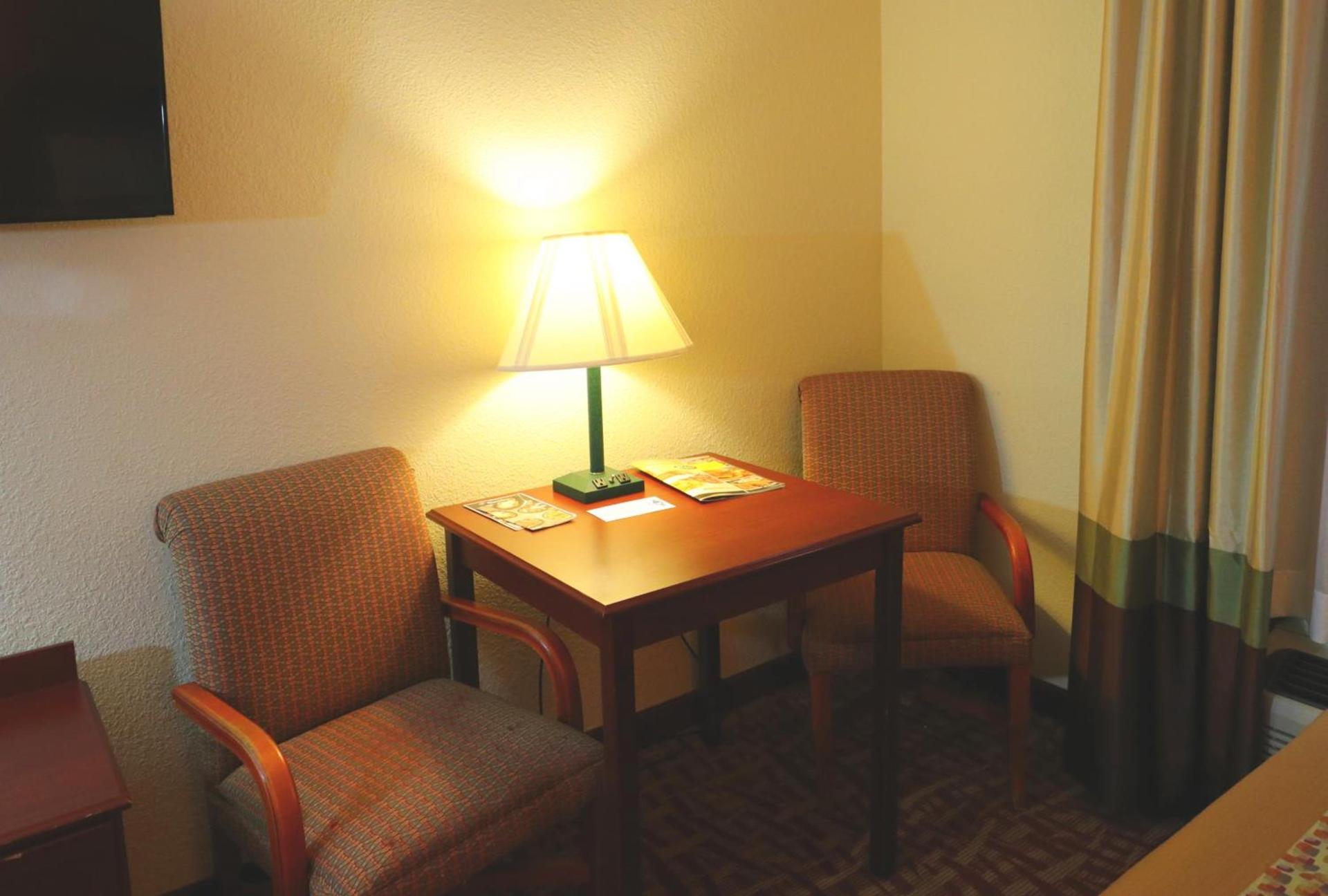Jefferson Inn Dandridge photo 26