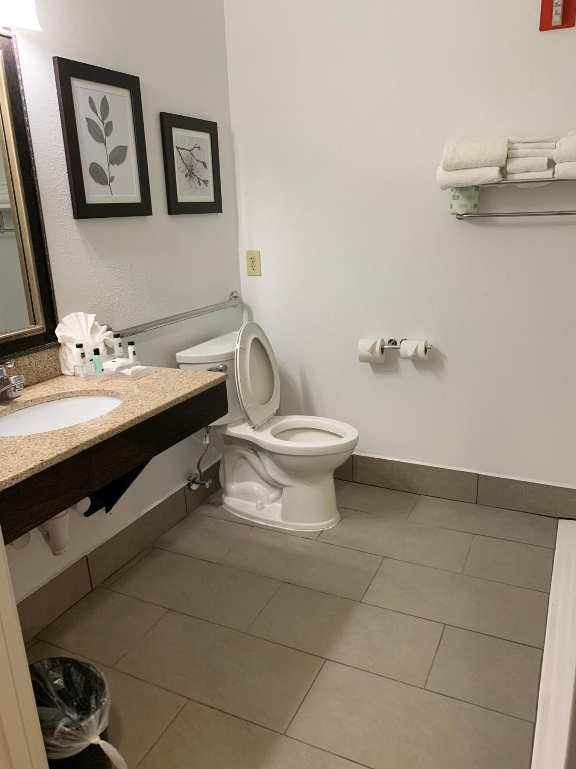 Country Inn & Suites by Radisson, Georgetown, KY photo 34