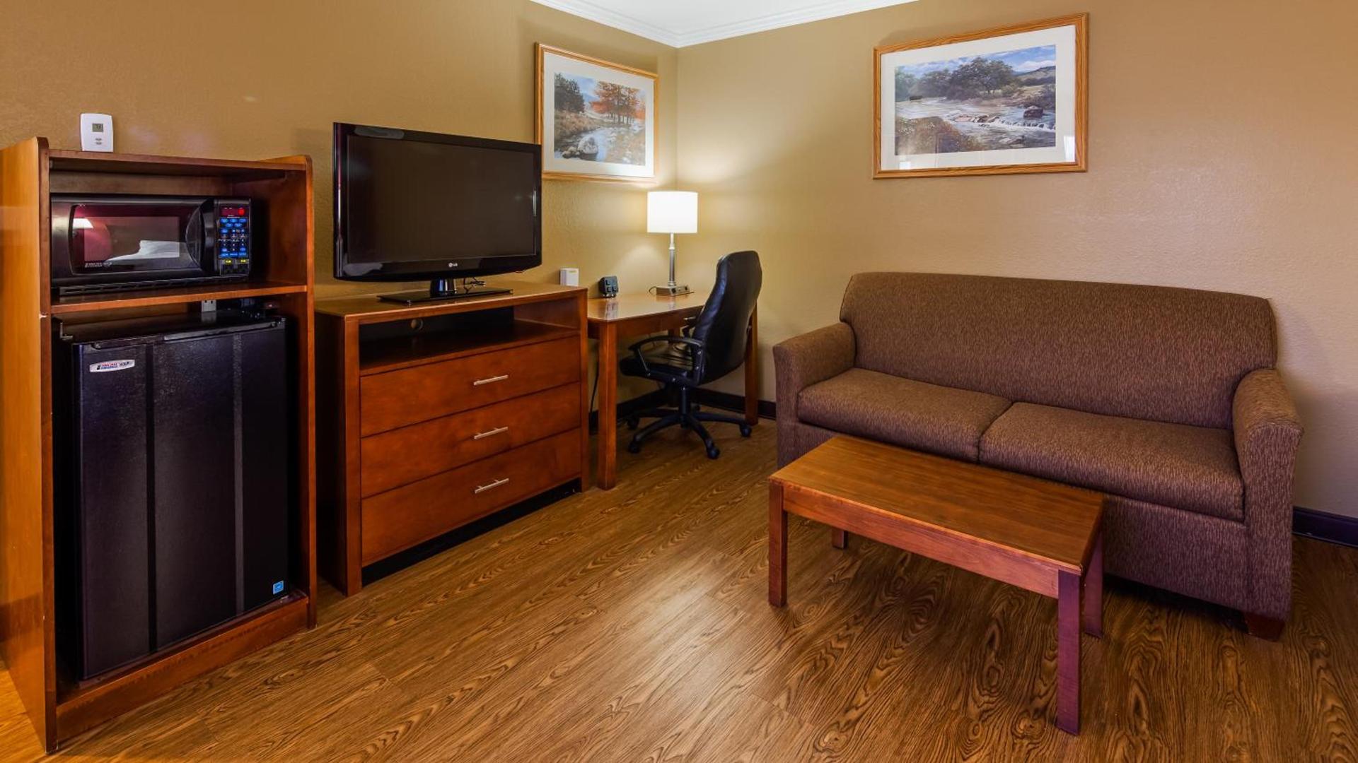 New Englander Inn Bennington photo 26