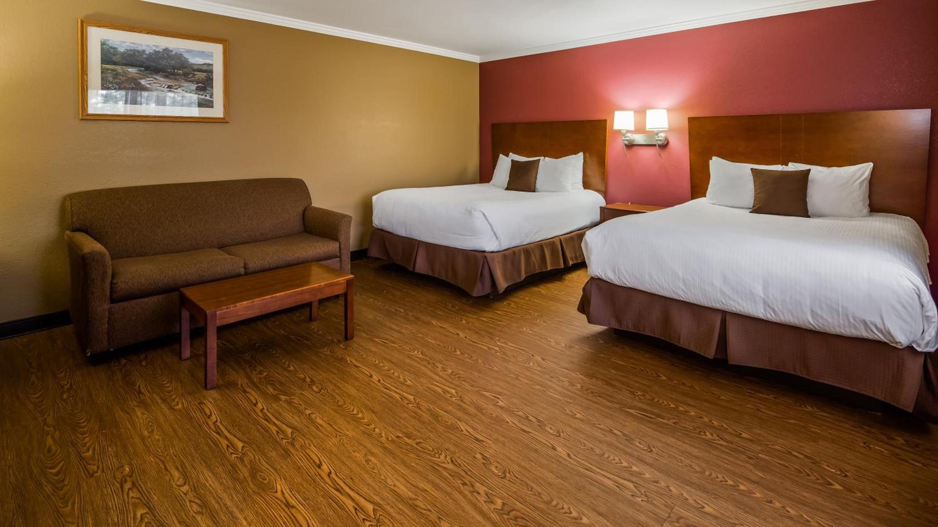 New Englander Inn Bennington photo 23