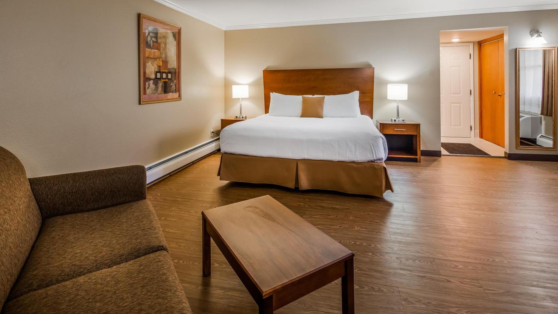 New Englander Inn Bennington photo 24