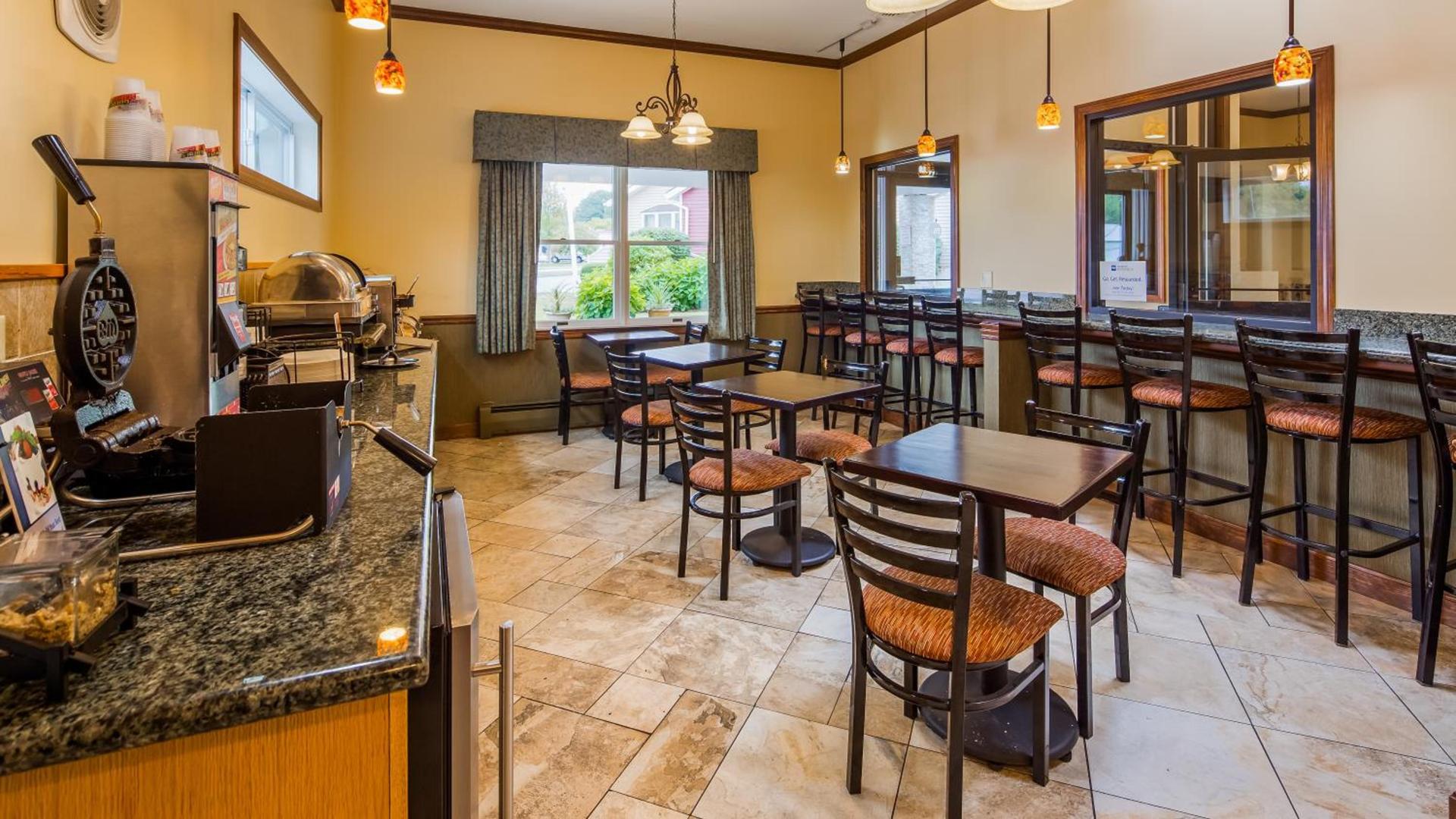 New Englander Inn Bennington photo 12