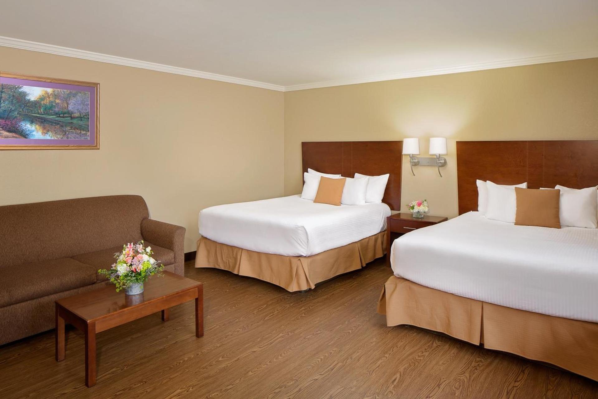 New Englander Inn Bennington photo 16