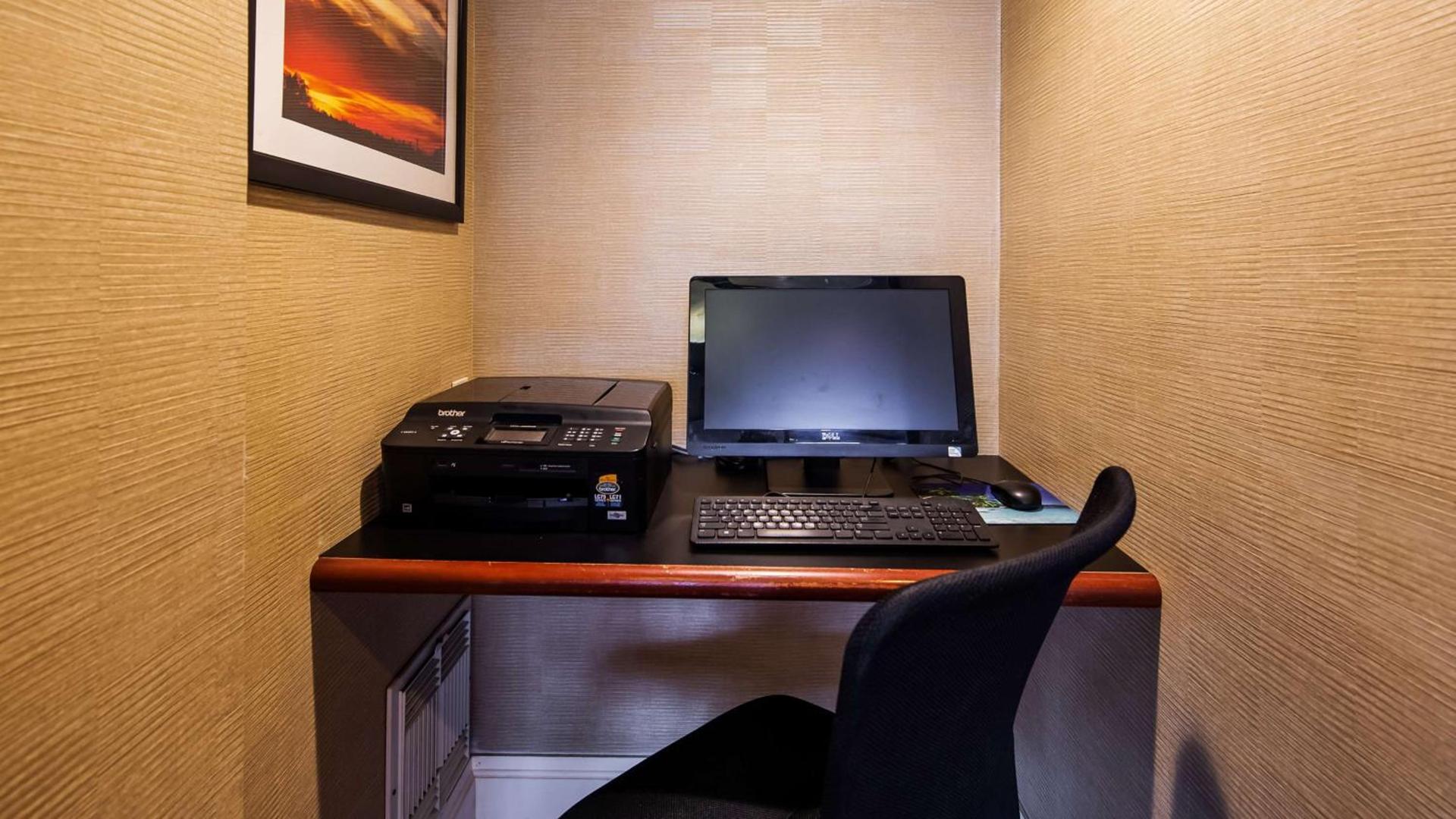 Best Western Queens Gold Coast photo 2