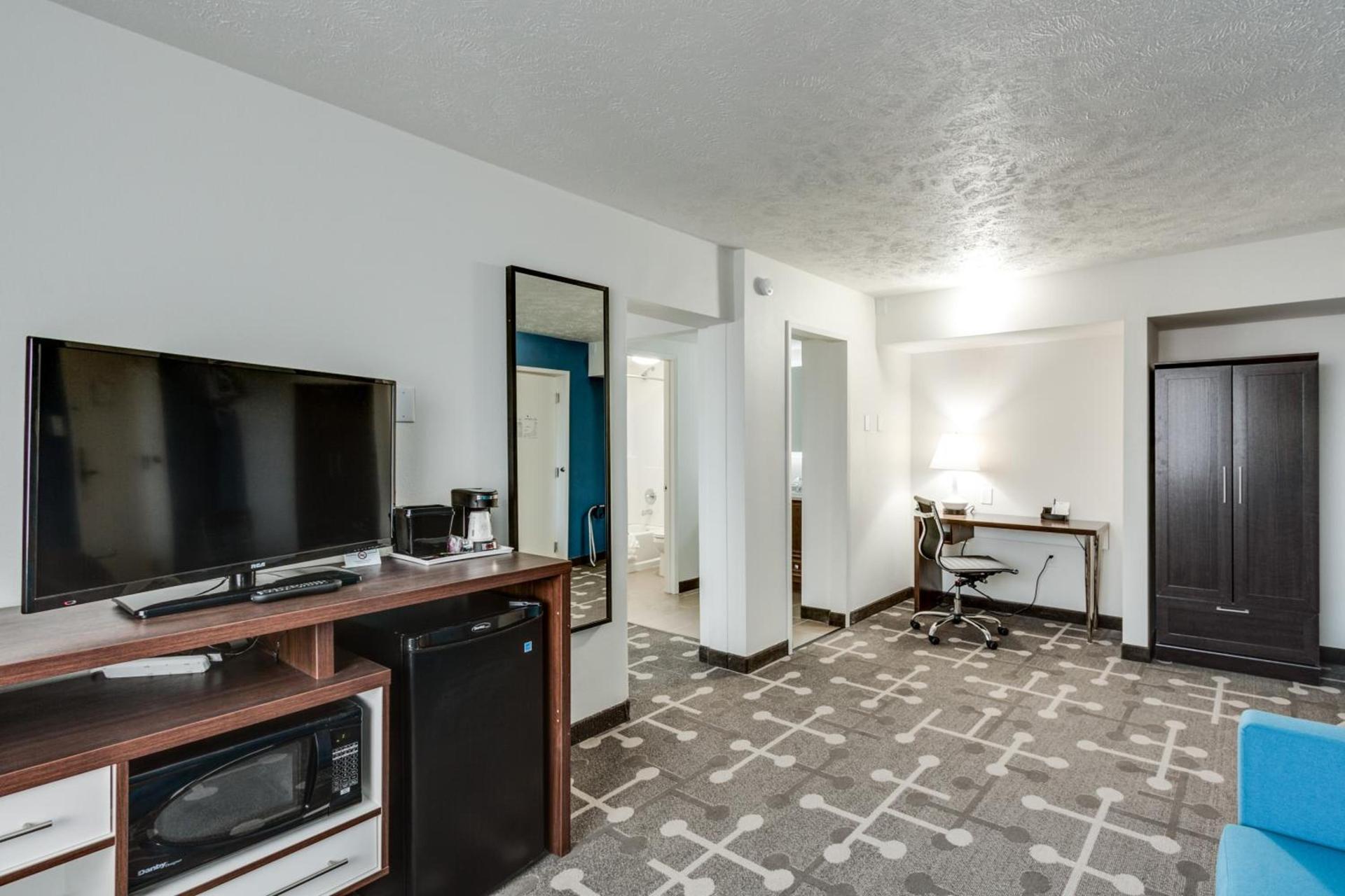 Baymont by Wyndham Spokane photo 27