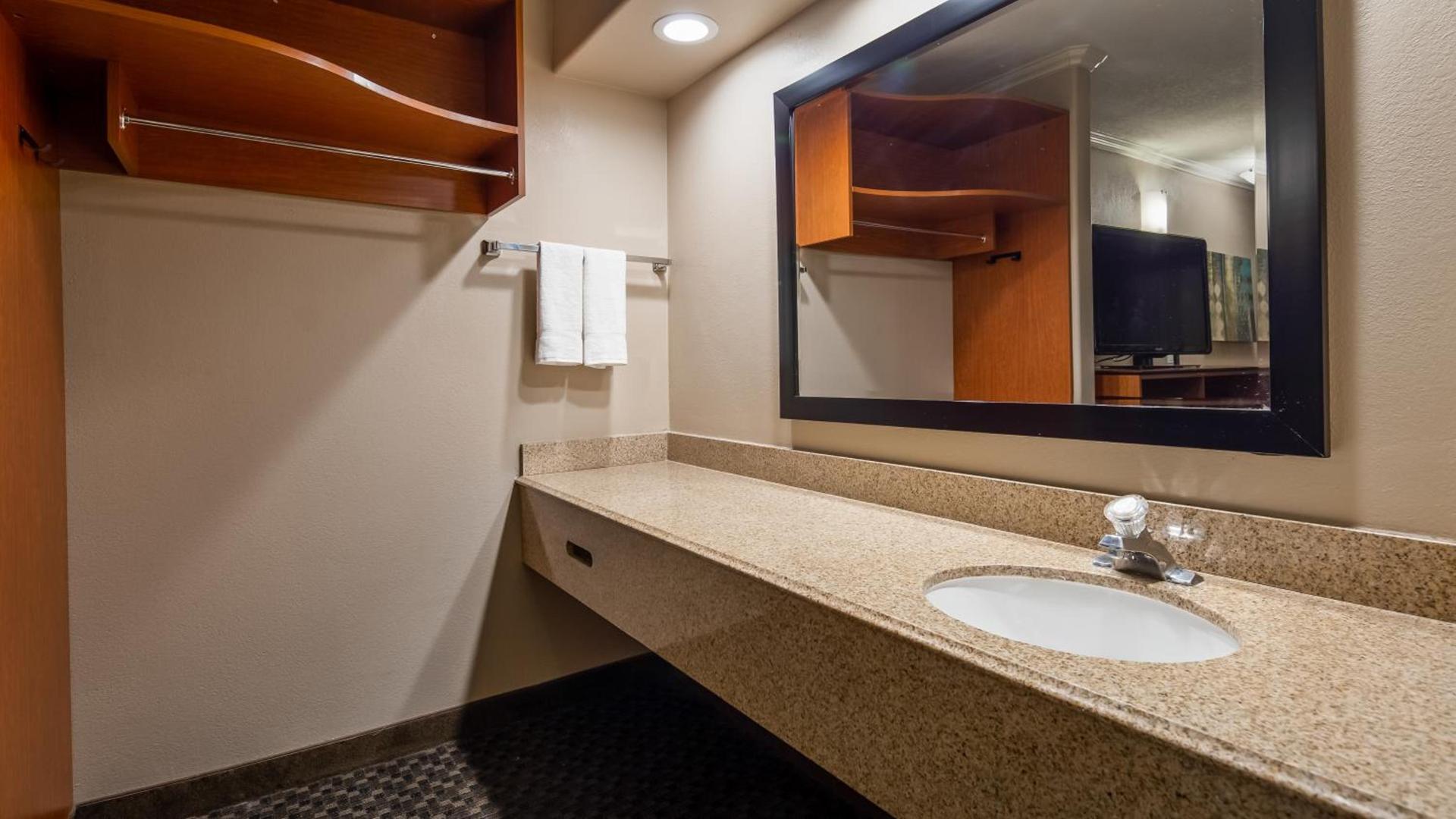 Best Western Oxnard Inn photo 17