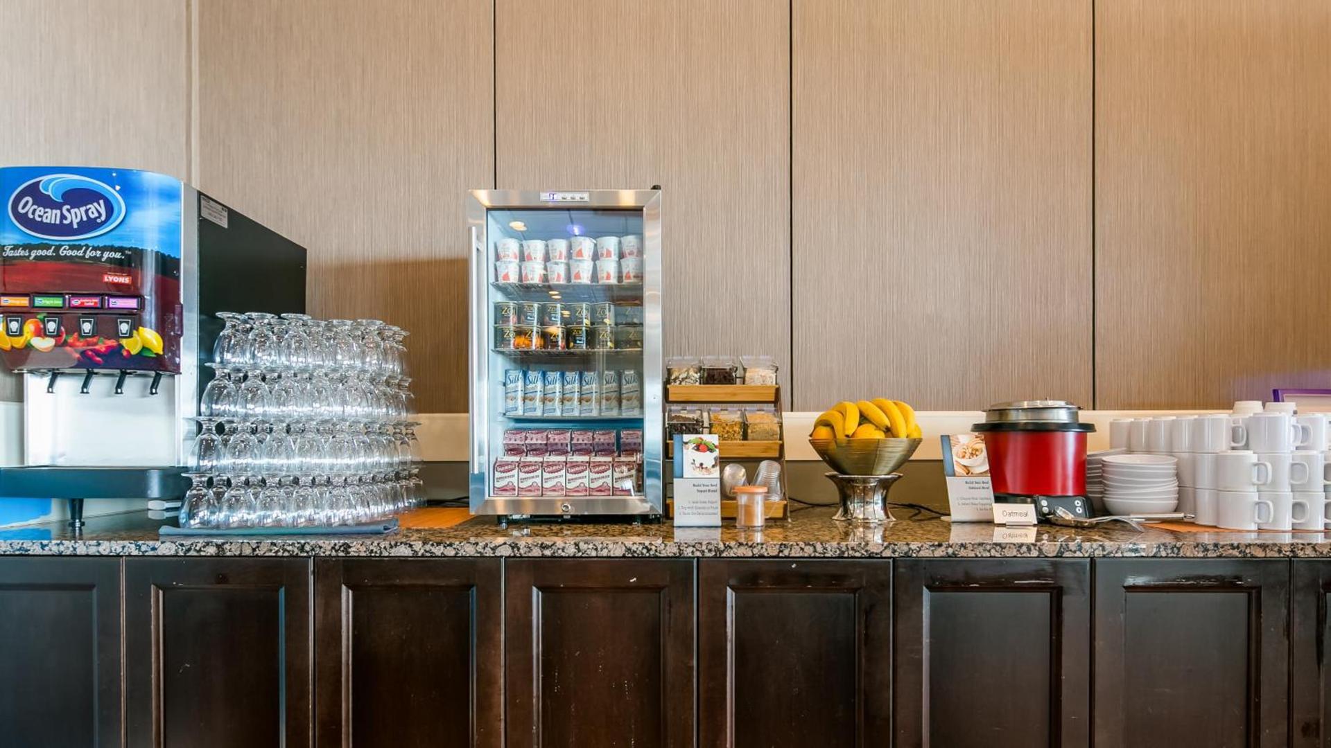 Best Western Plus Silverdale Beach Hotel photo 52