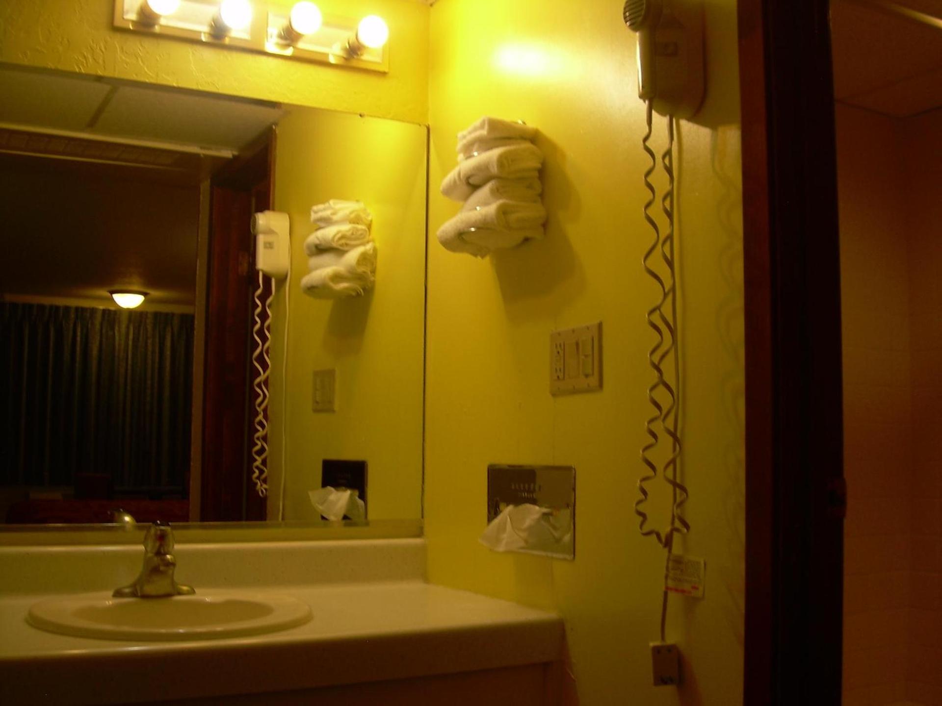 83 motel photo 22