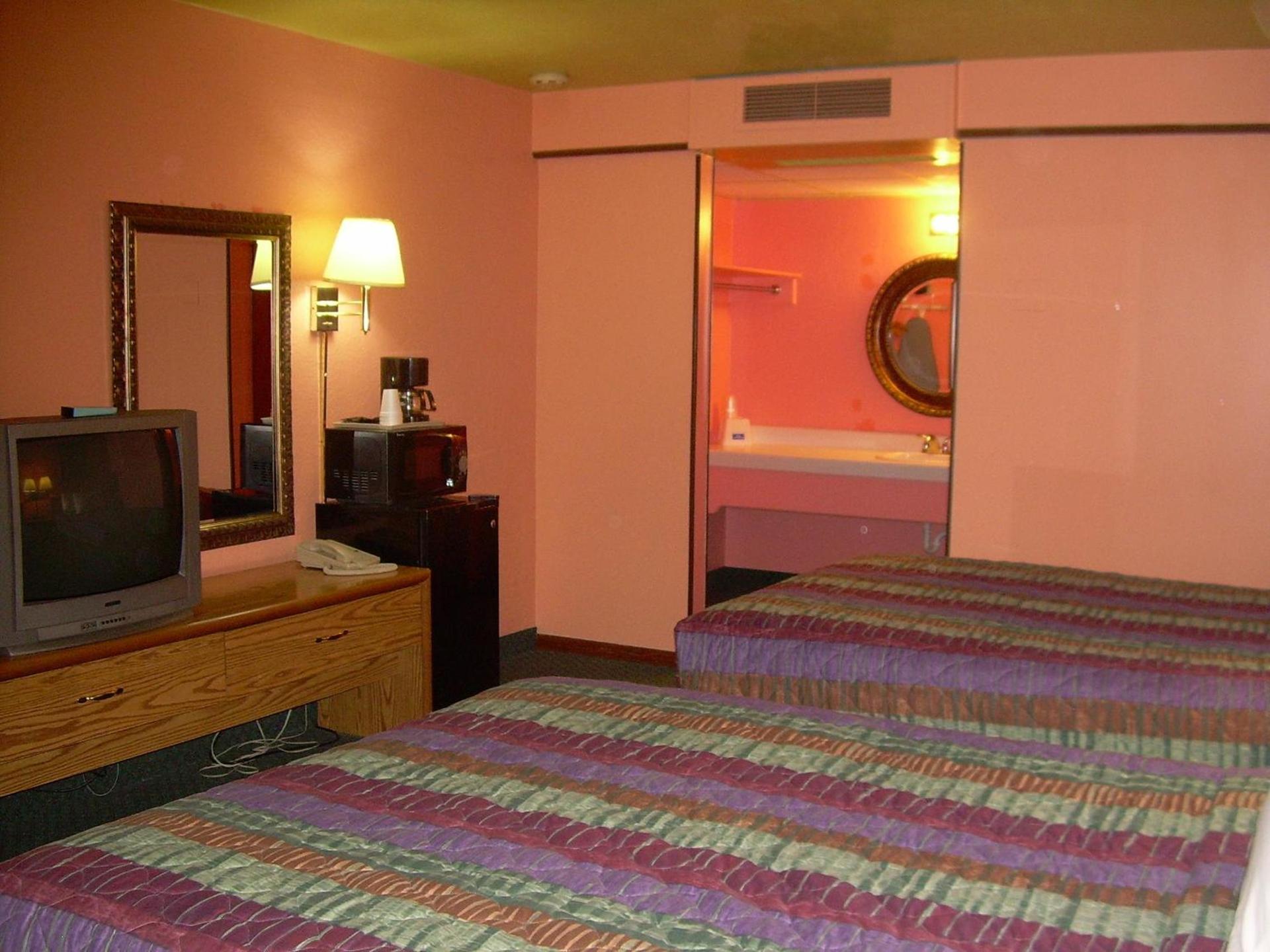 83 motel photo 13