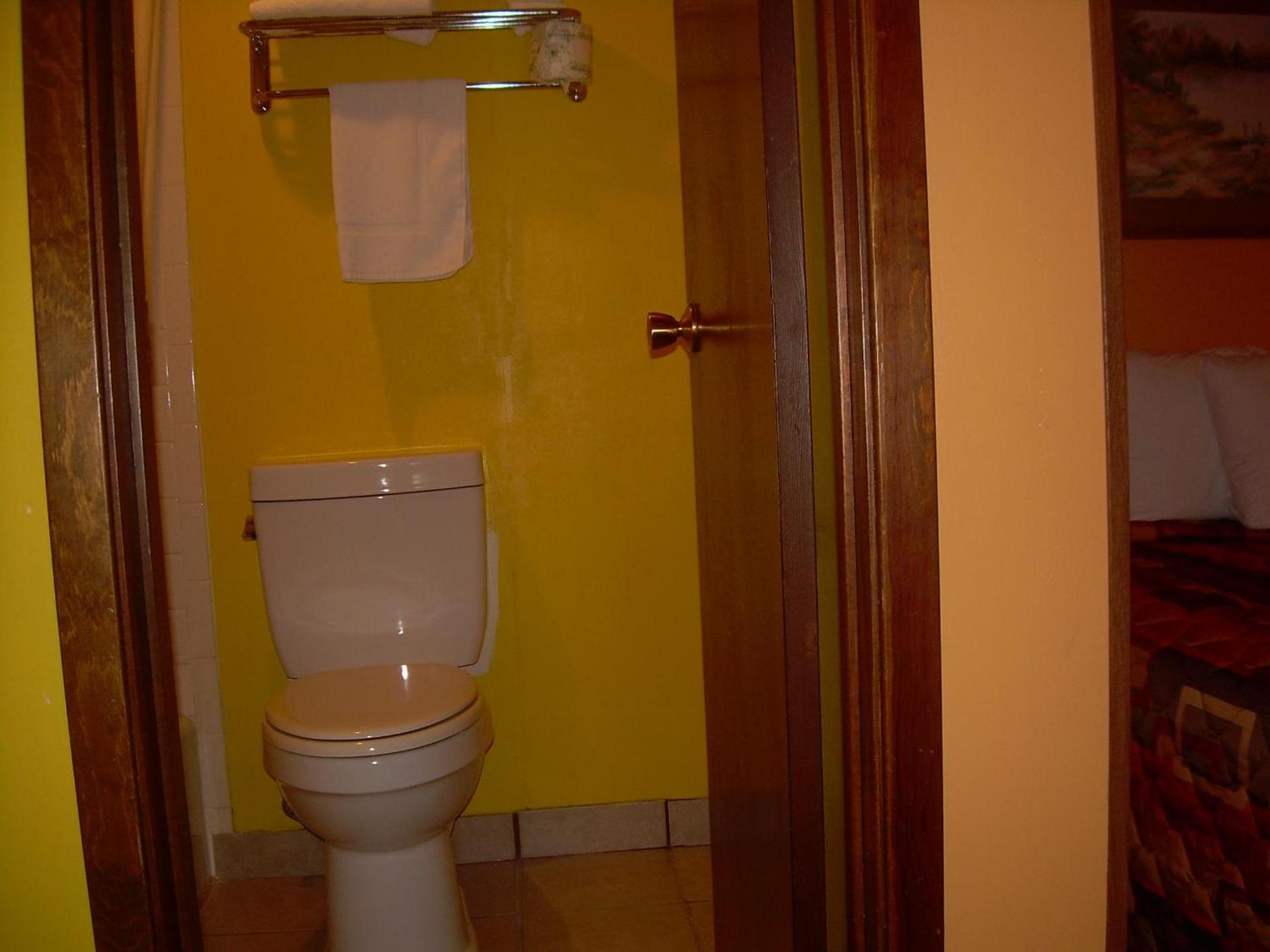 83 motel photo 7