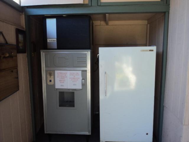 Bishop Elms Motel photo 28