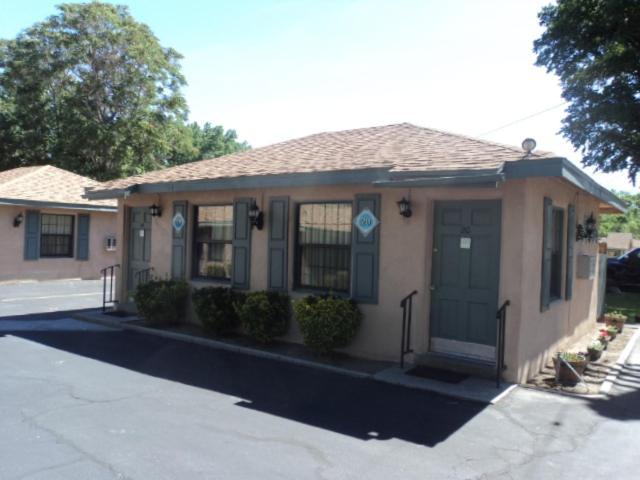 Bishop Elms Motel photo 22