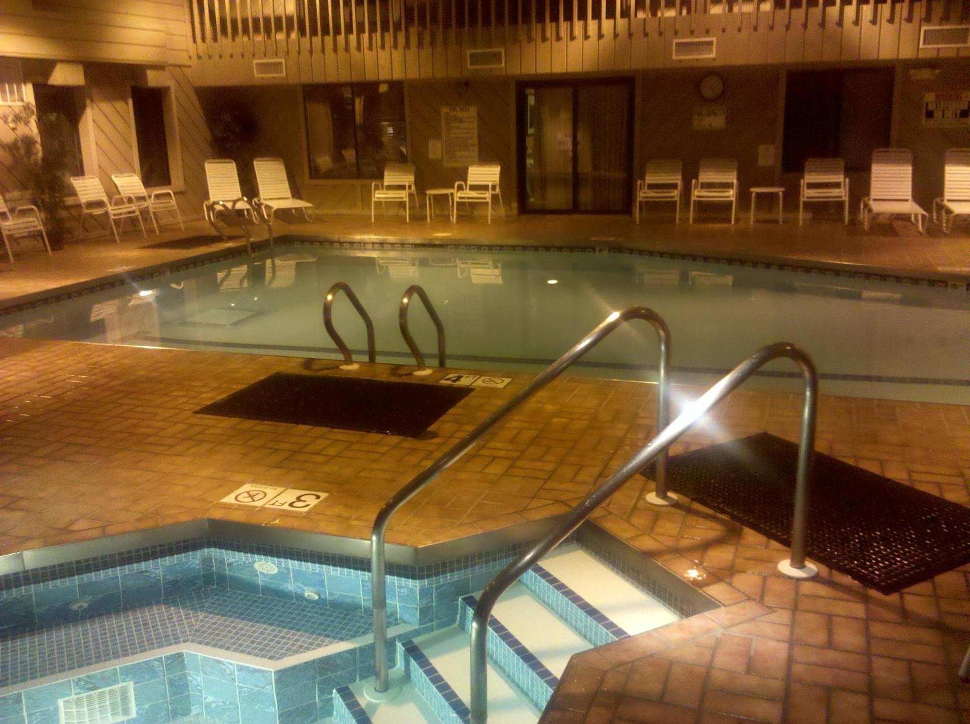 Ramada by Wyndham Wisconsin Dells I-90 photo 21