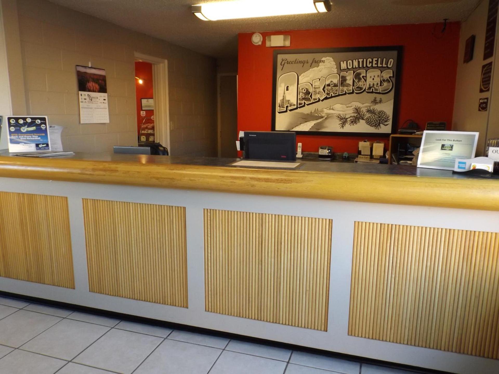 Super 8 by Wyndham Monticello AR photo 18