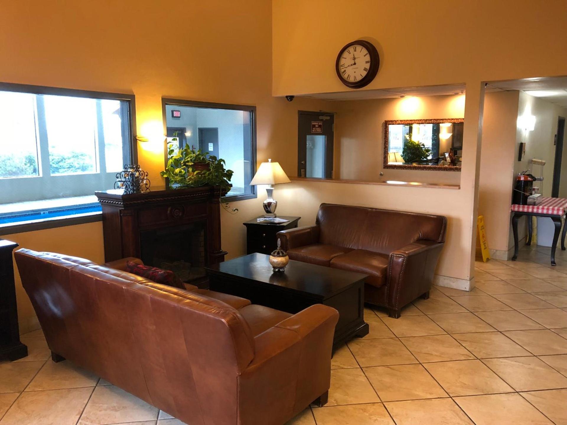 Super 8 by Wyndham Kennewick photo 5