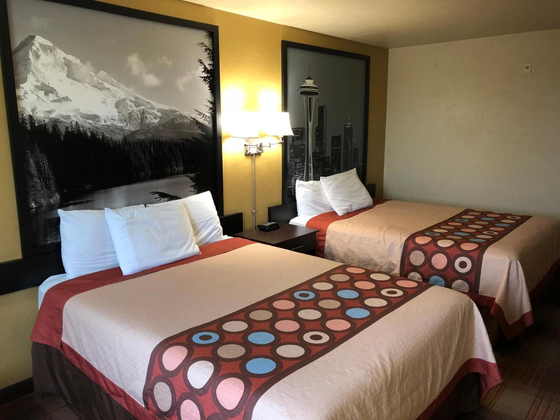 Super 8 by Wyndham Kennewick photo 12