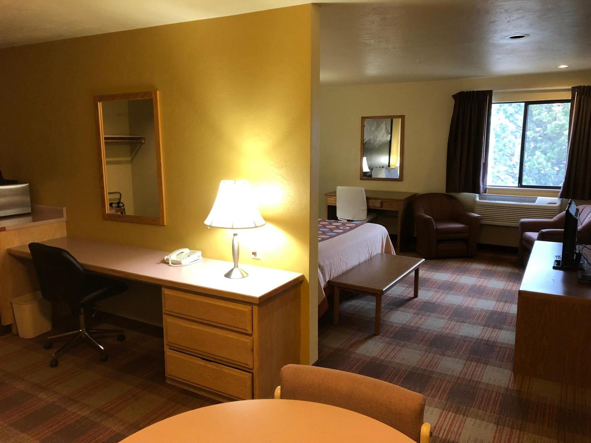 Super 8 by Wyndham Kennewick photo 17