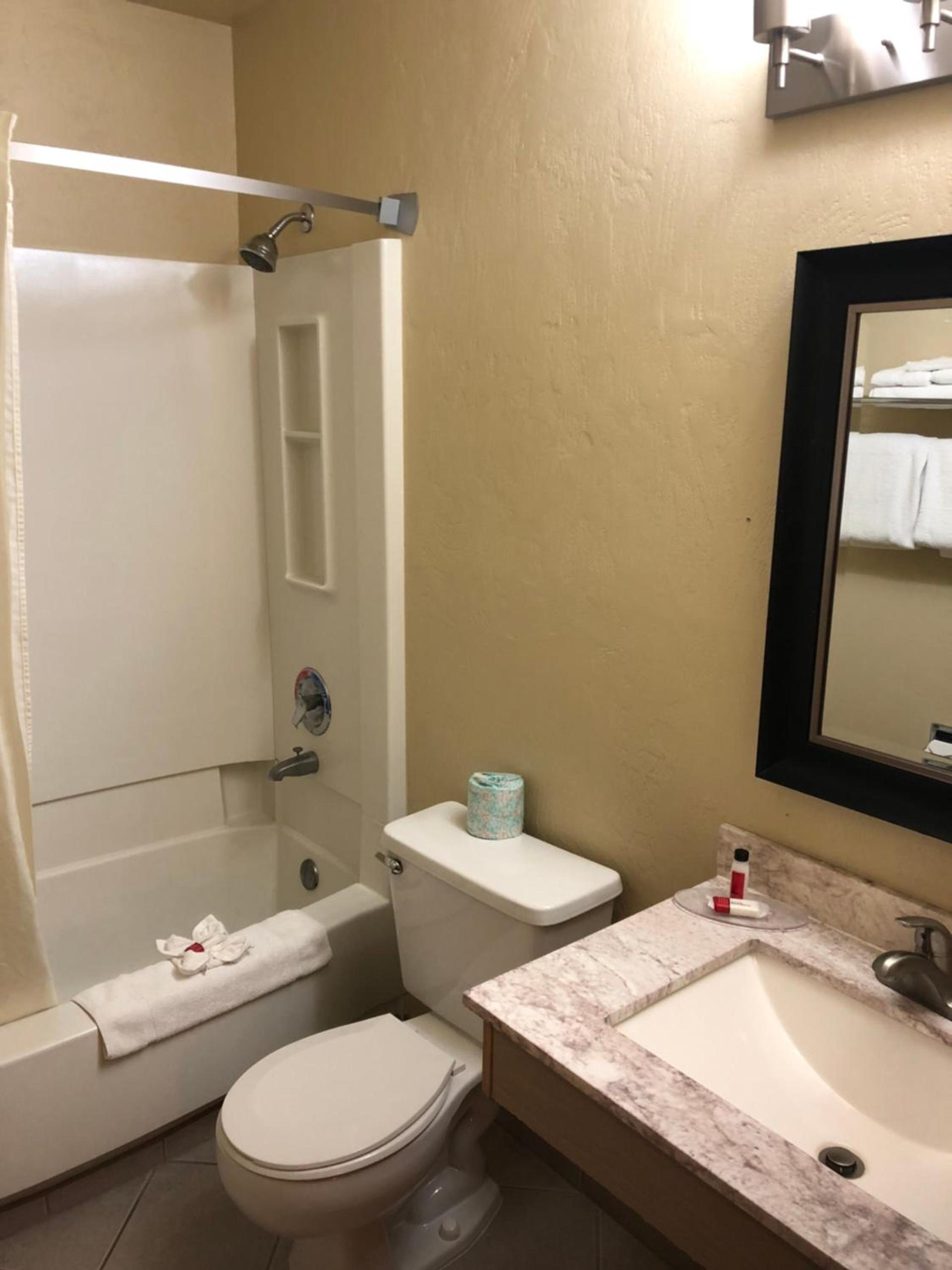 Super 8 by Wyndham Kennewick photo 19
