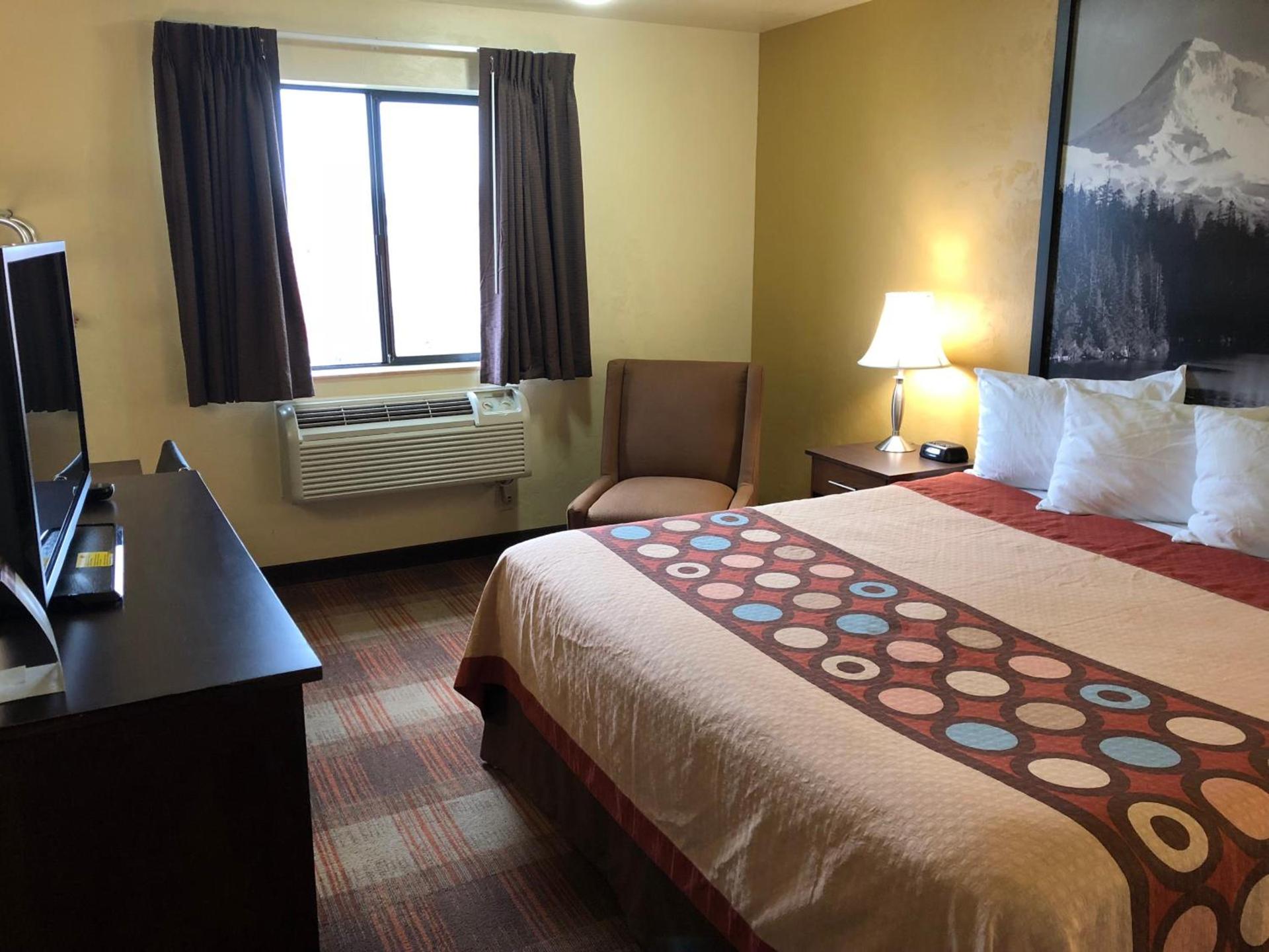 Super 8 by Wyndham Kennewick photo 23