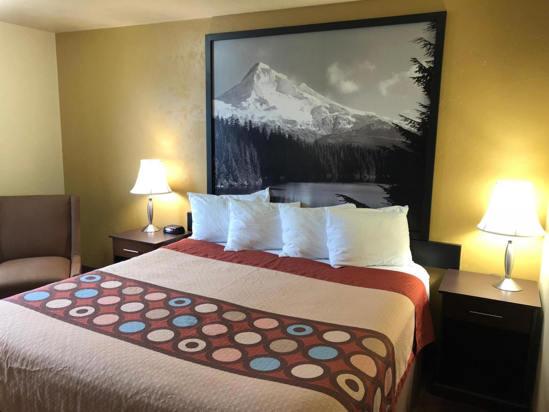 Super 8 by Wyndham Kennewick photo 24