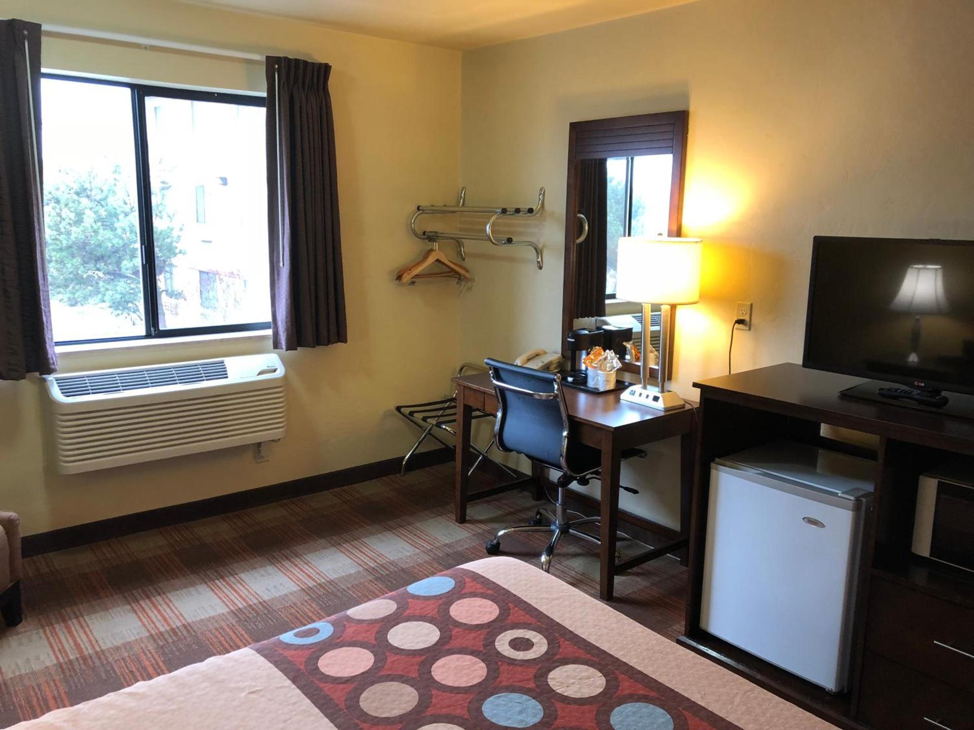 Super 8 by Wyndham Kennewick photo 27