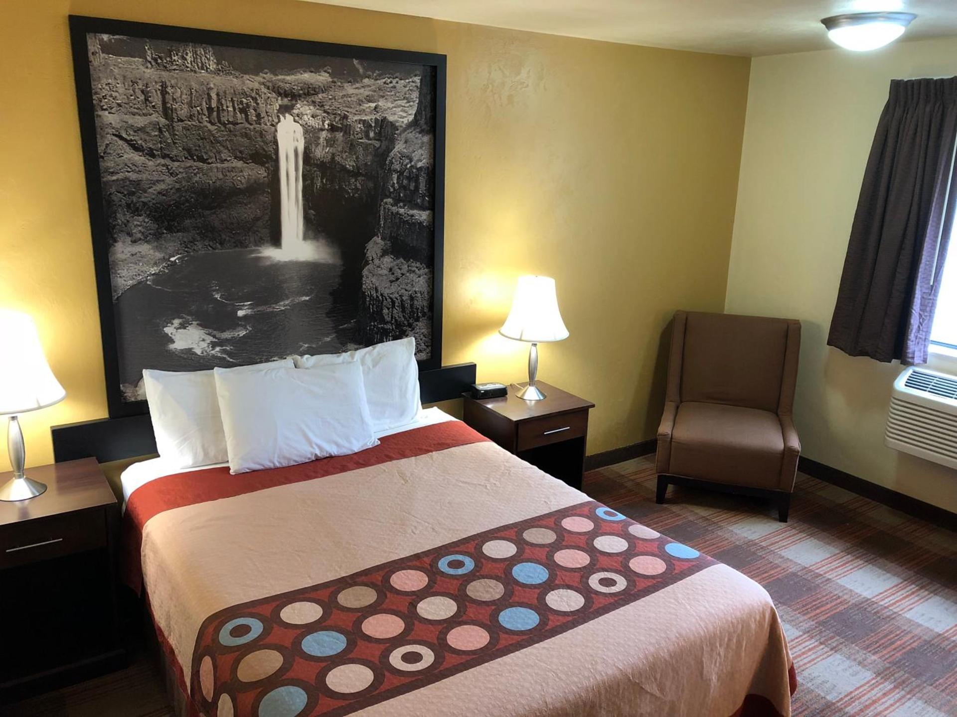 Super 8 by Wyndham Kennewick photo 30