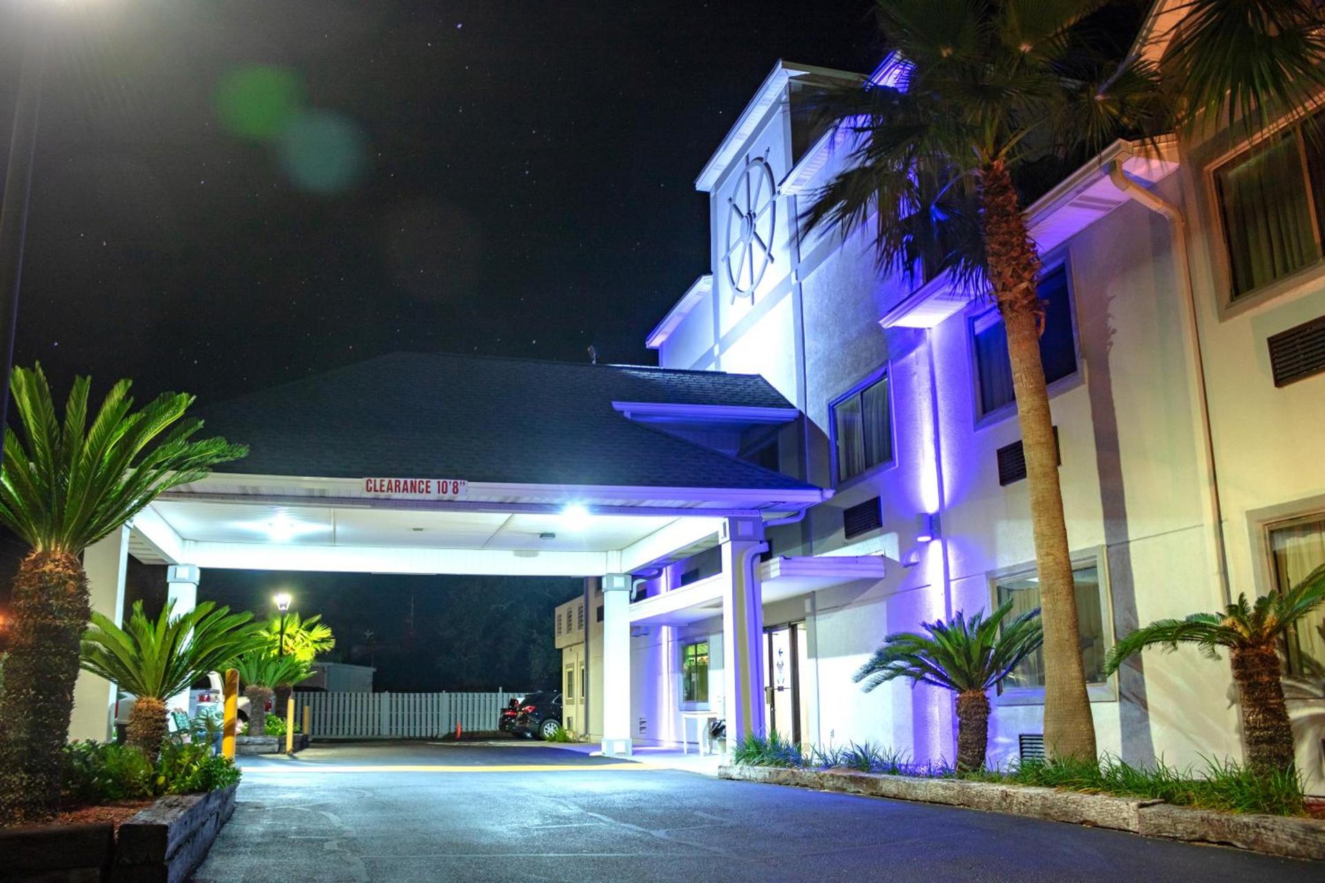 Admiral's Inn on Tybee Island photo 29