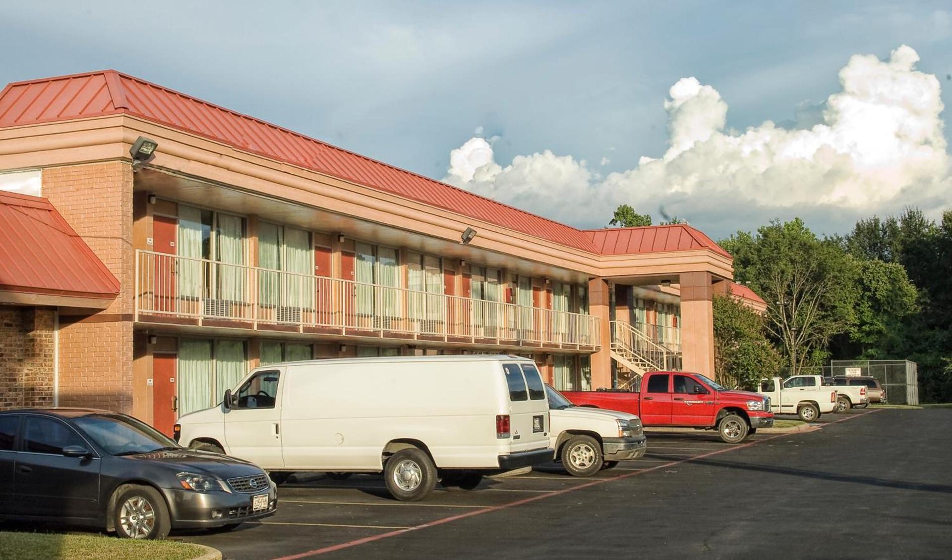 Express Inn & Suites photo 5